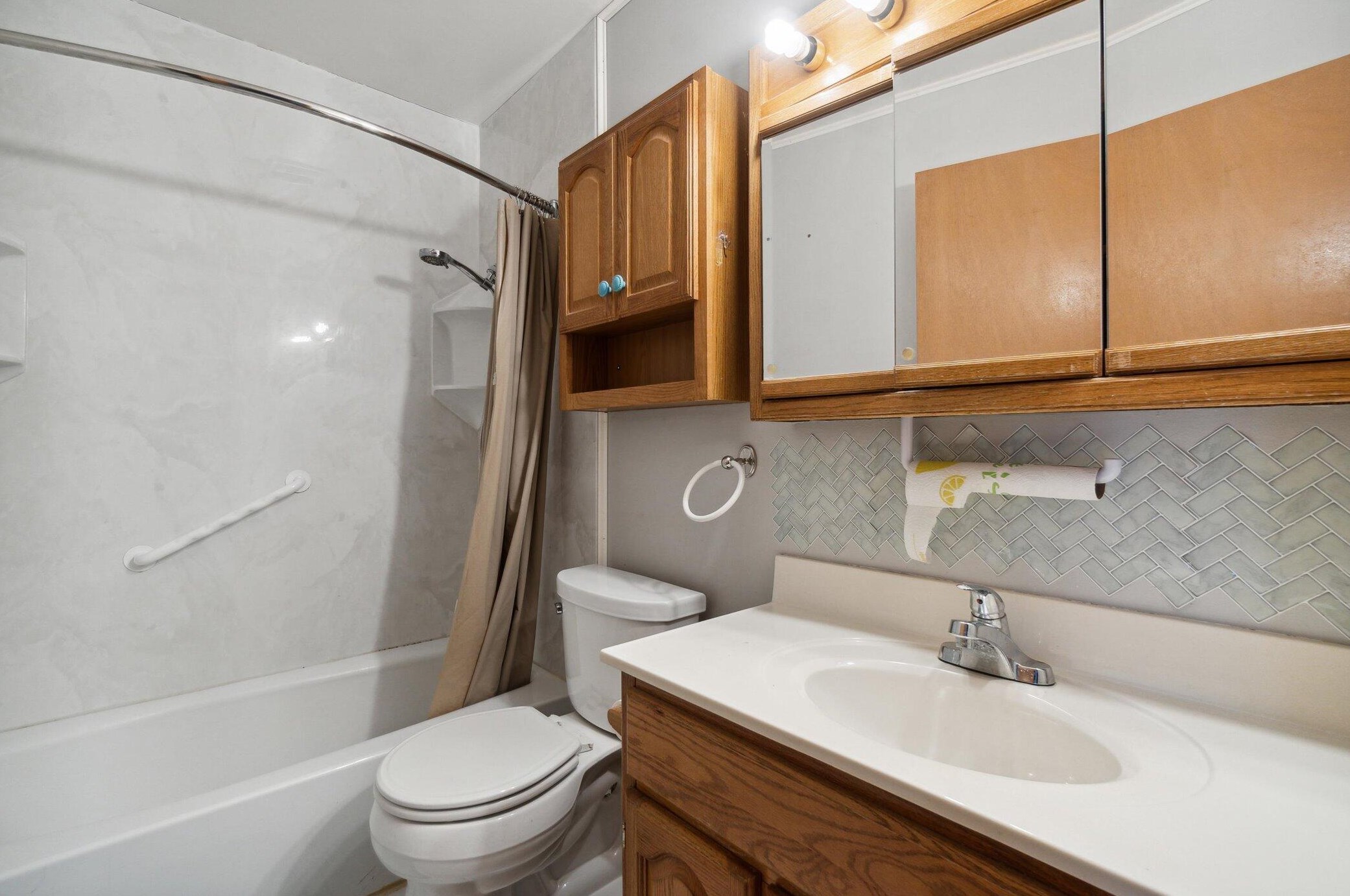 831 109, Milwaukee WI 53226-3739 exterior