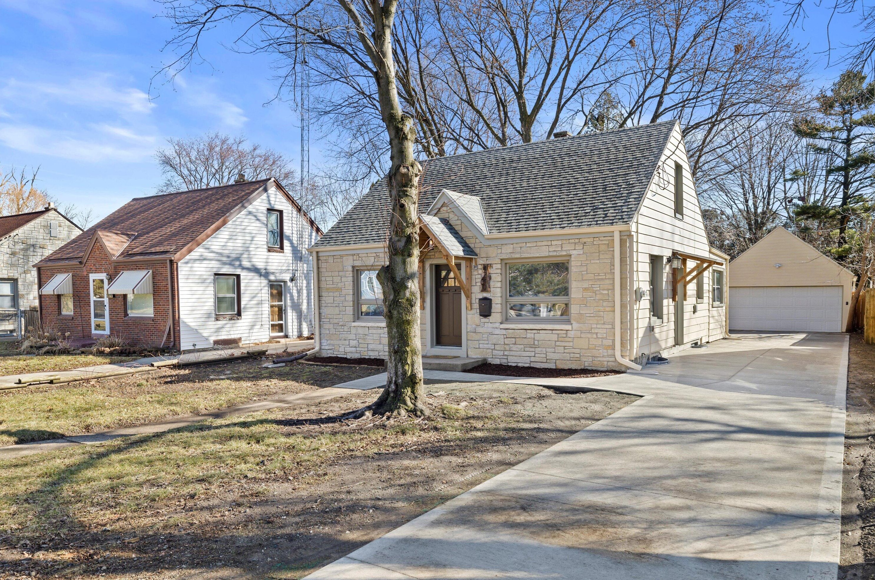 4240 Clement Ave, Milwaukee WI  53235-4501 exterior