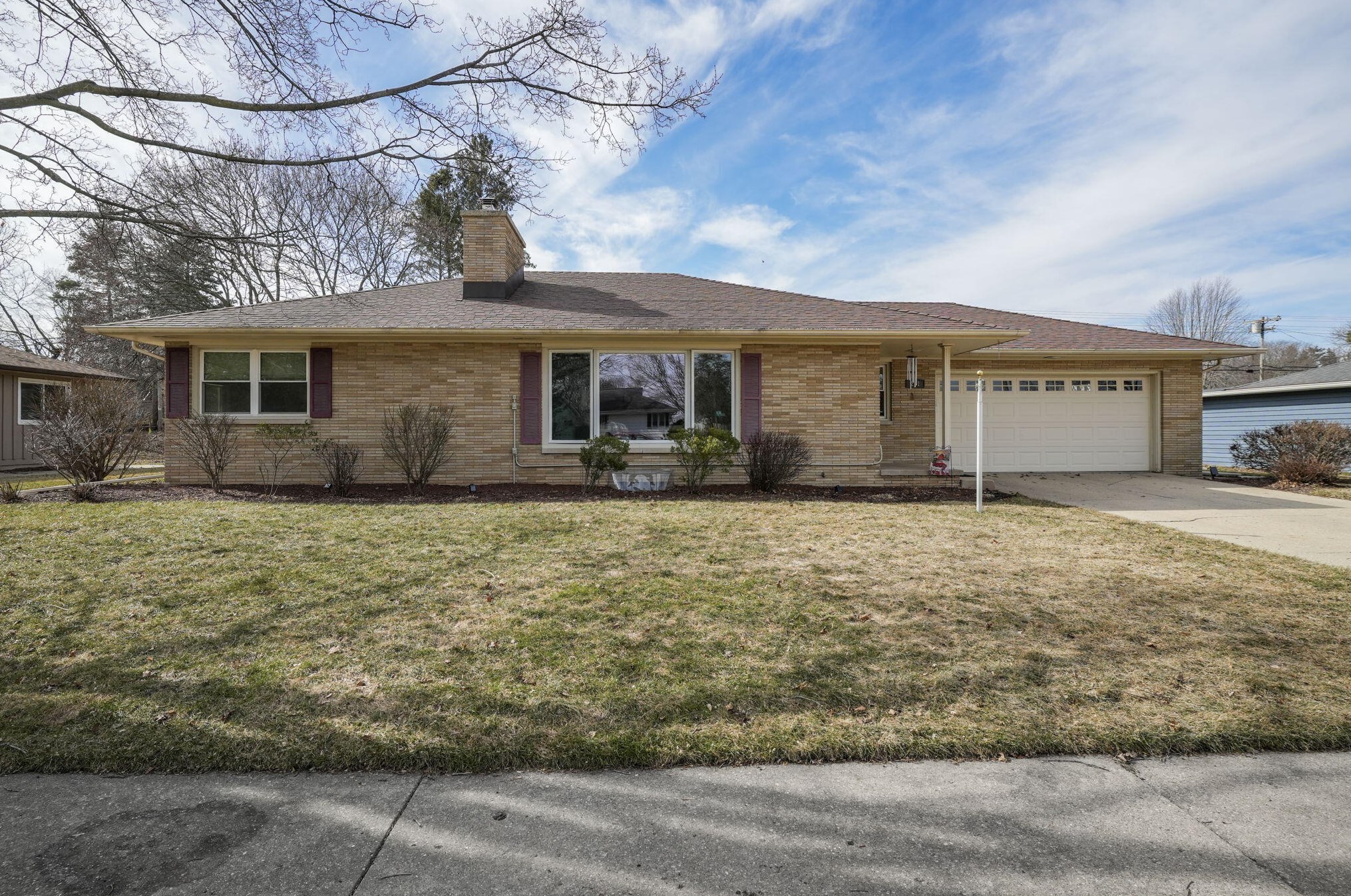 281 Kendrick Ave, Lyons, WI 53105-1727