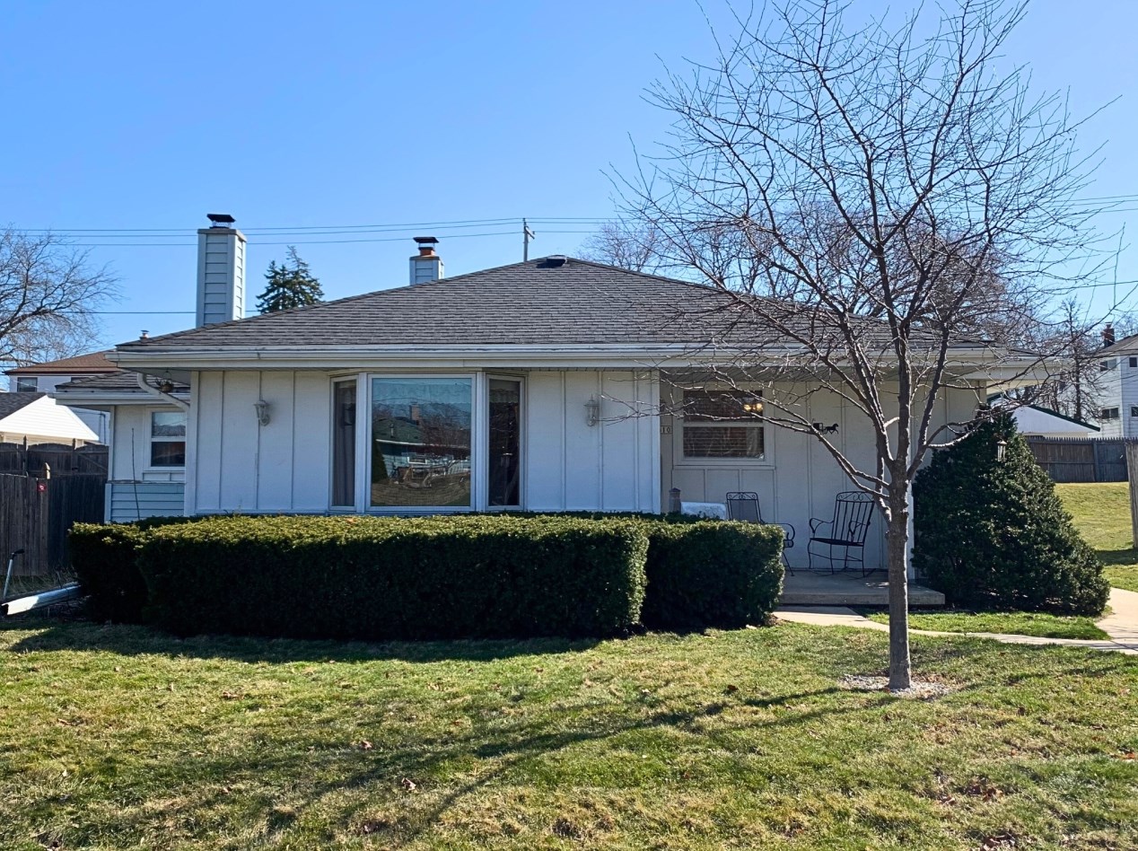 4410 21st St, Milwaukee, WI 53221-2204
