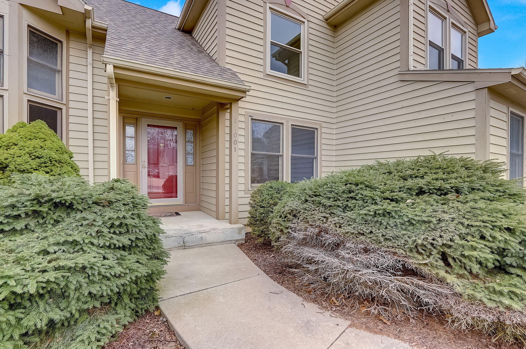 11001 Daphne St, Milwaukee, WI 53224-5019
