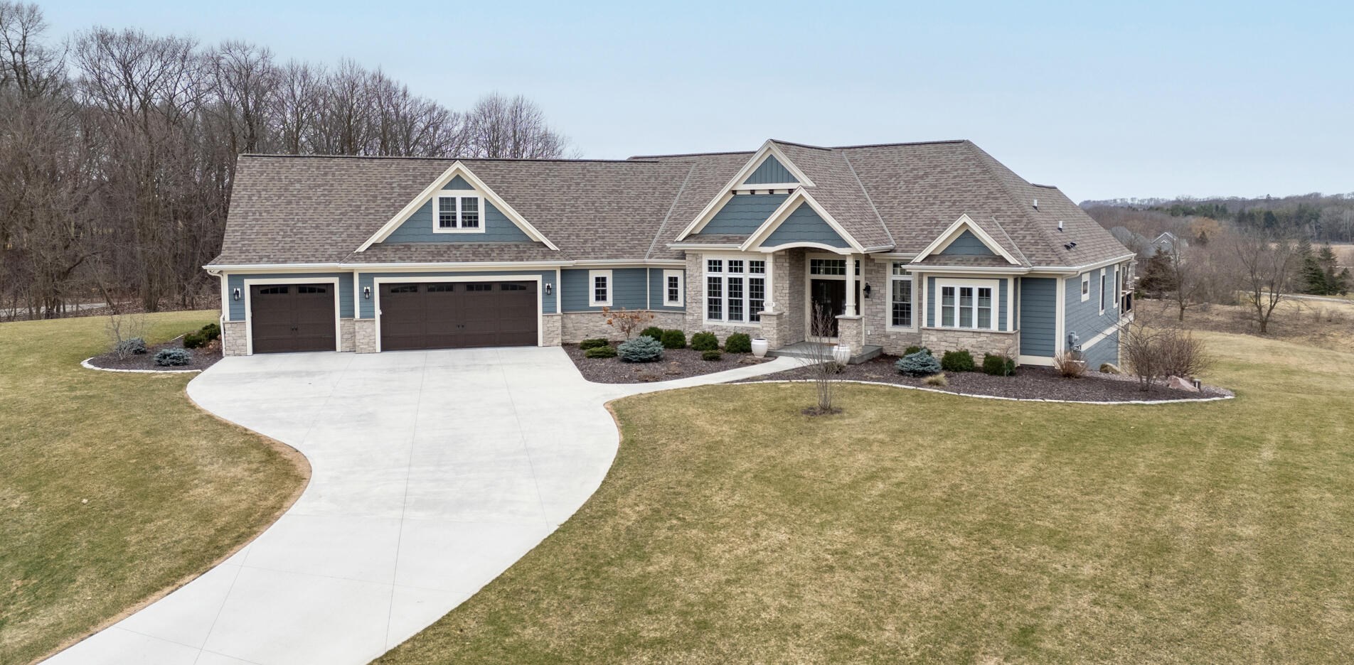 6017 Eagle Ridge Dr, West Bend, WI 53095