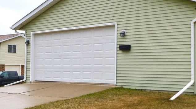 1313 Waldron St, Watertown, WI 53094