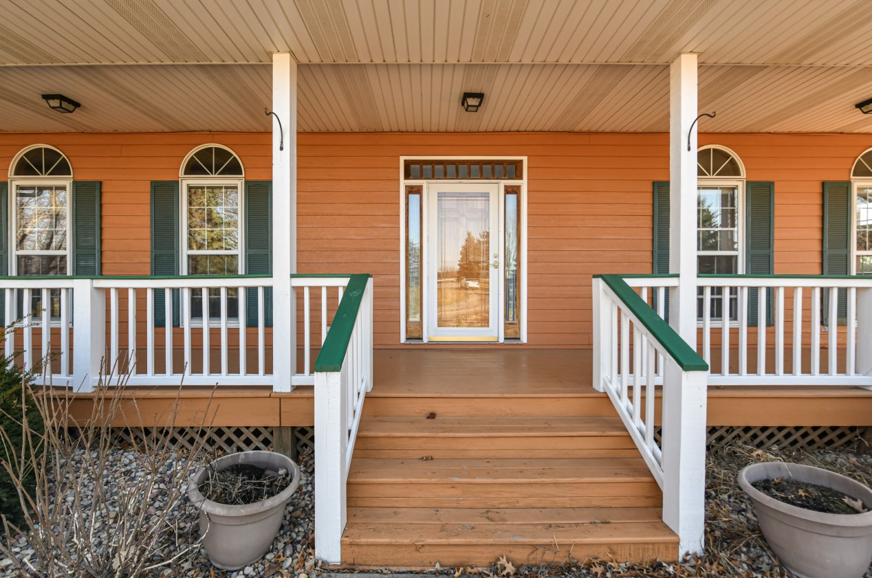 917 Britton Rd, Union Grove, WI 53182-9331