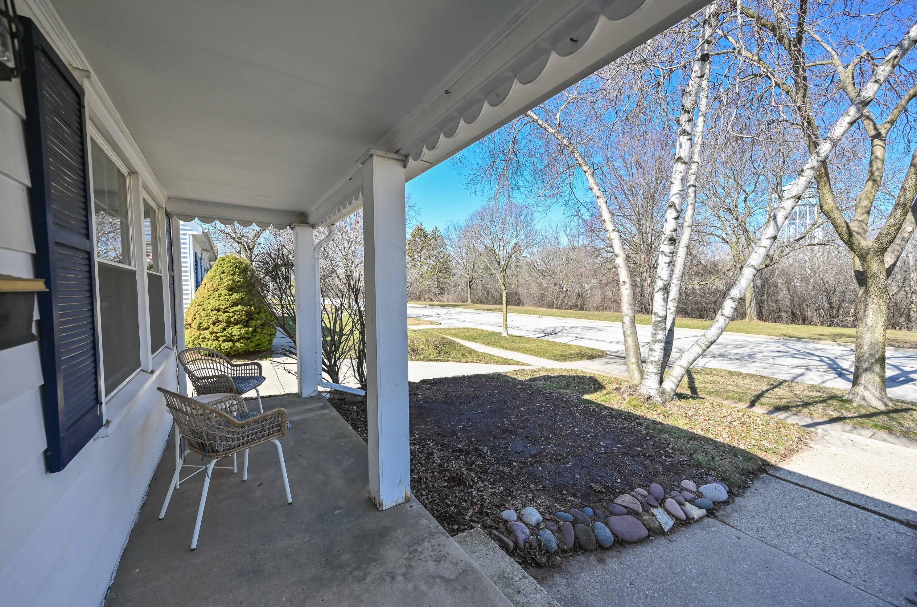 8205 Honey Creek Pkwy, Milwaukee WI  53214-1466 exterior