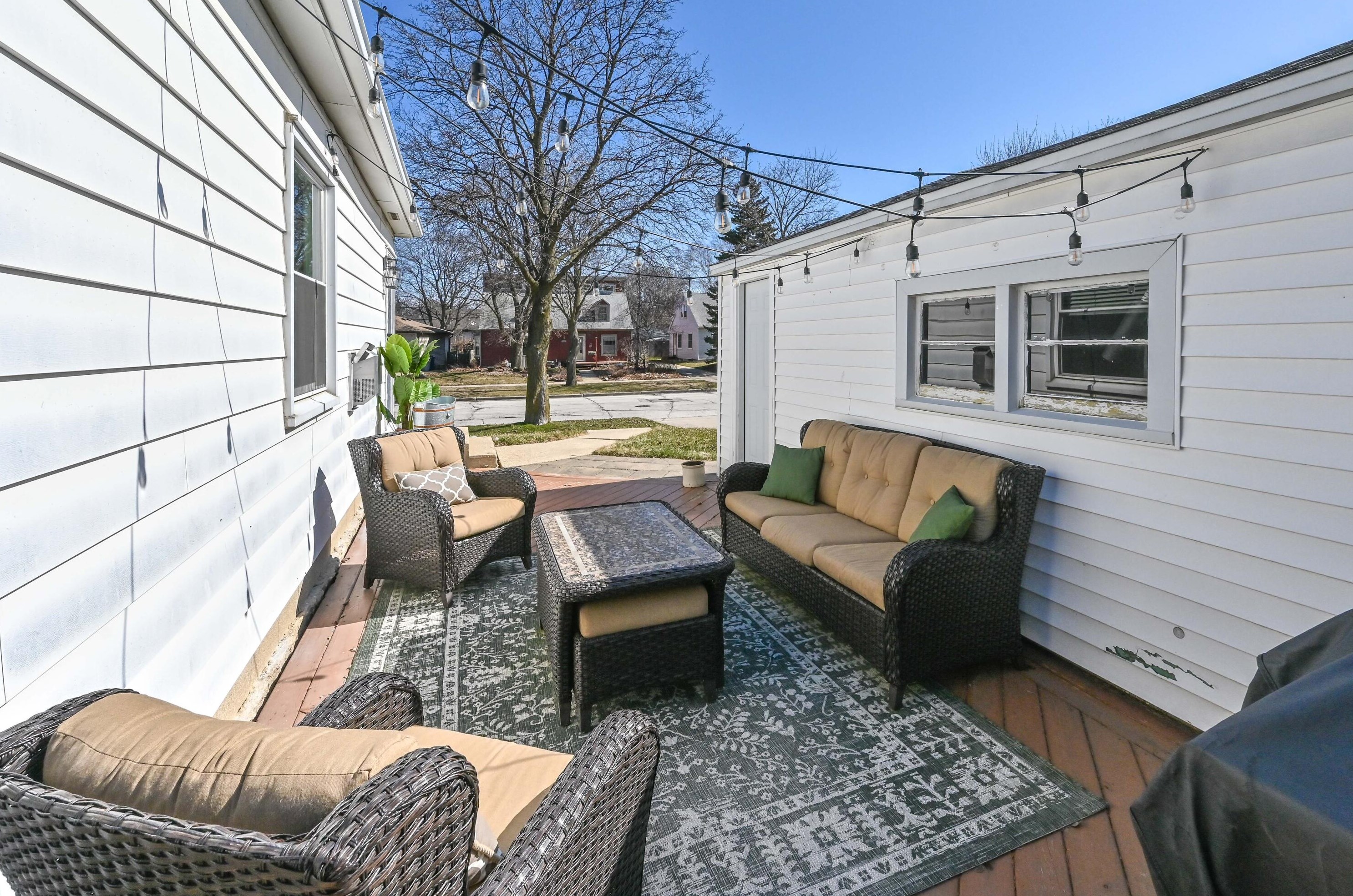 8205 Honey Creek Pkwy, Milwaukee WI  53214-1466 exterior