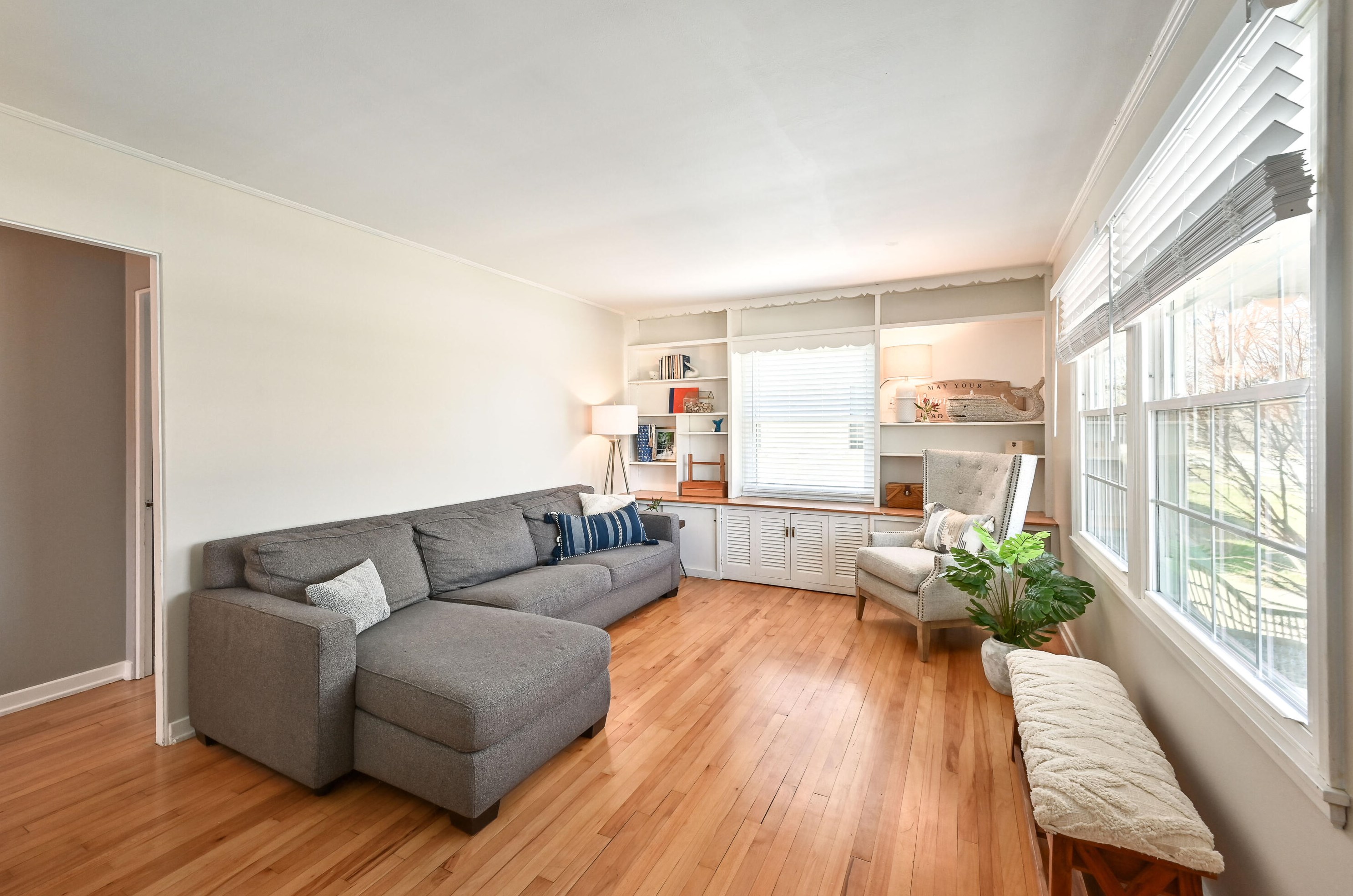 8205 Honey Creek Pkwy, Milwaukee WI  53214-1466 exterior