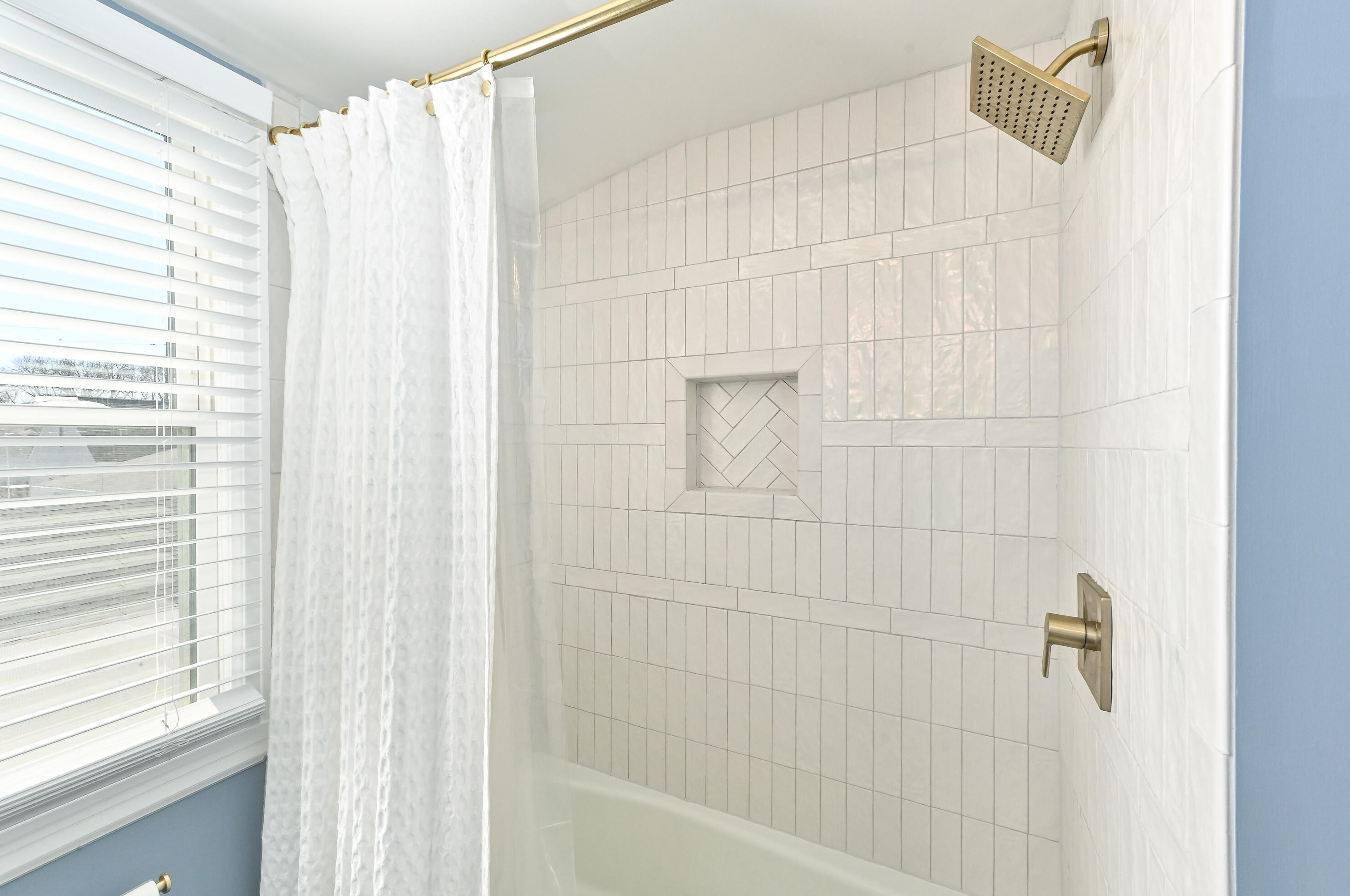 8205 Honey Creek Pkwy, Milwaukee WI  53214-1466 exterior