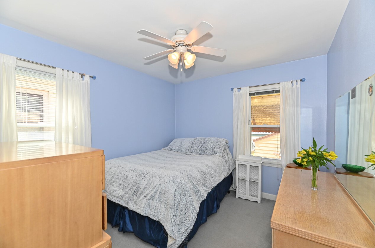 1639 55, Milwaukee WI 53214-5245 exterior