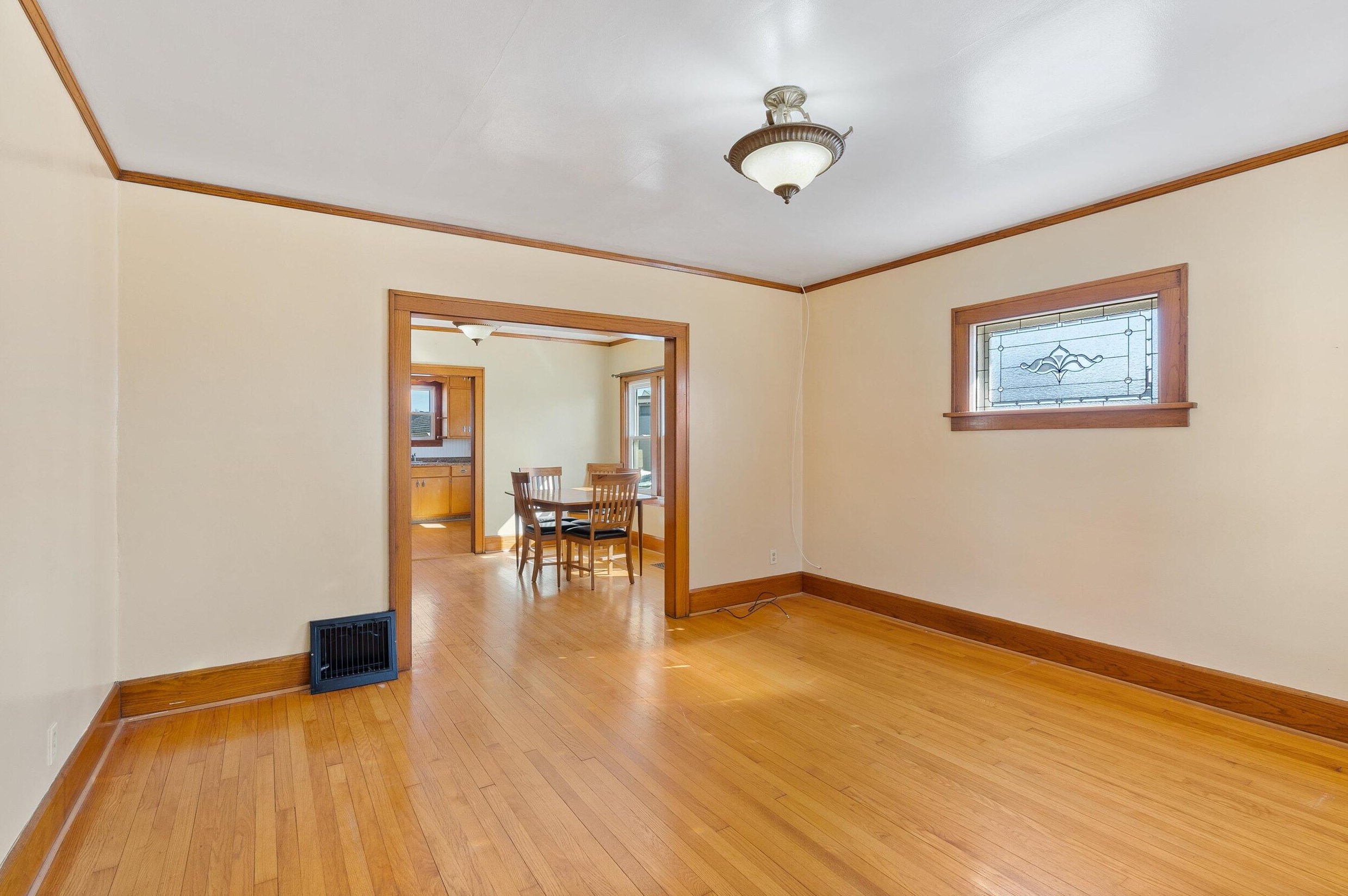 2314 De Koven Ave, Racine, WI 53403-2404
