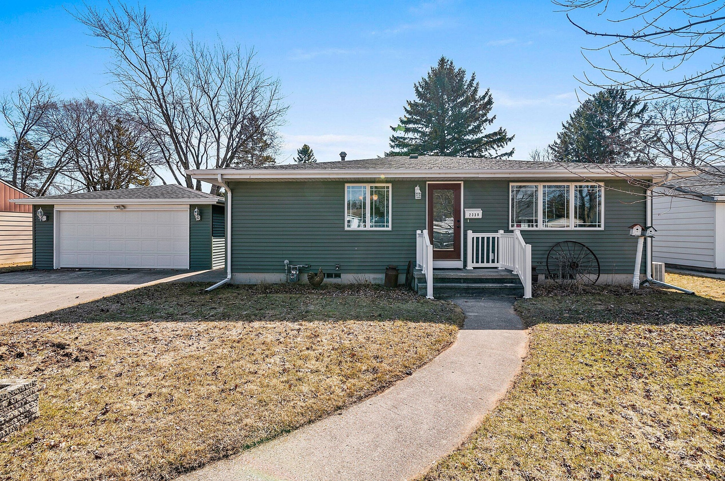2339 39th St, Two Rivers, WI 54241-1420