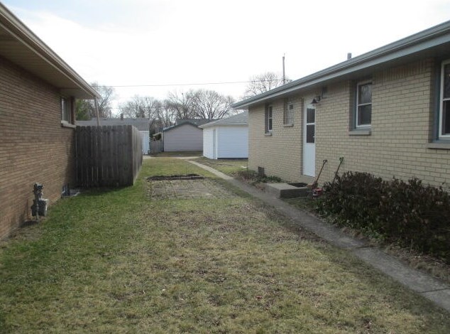 2817 Bottsford Ave, Milwaukee, WI 53221-2126