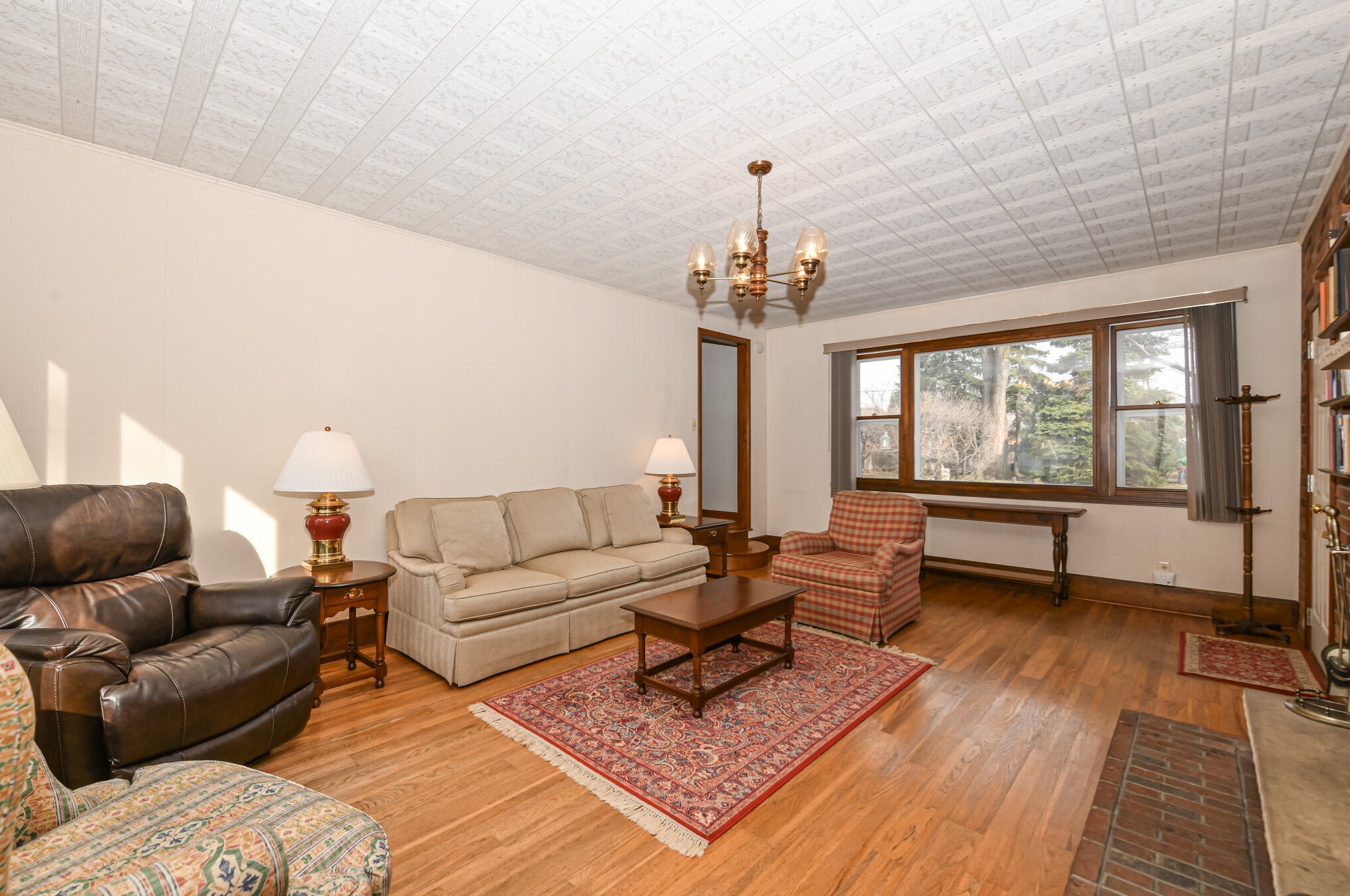 7000 Holmes Ave, Milwaukee, WI 53220-4426