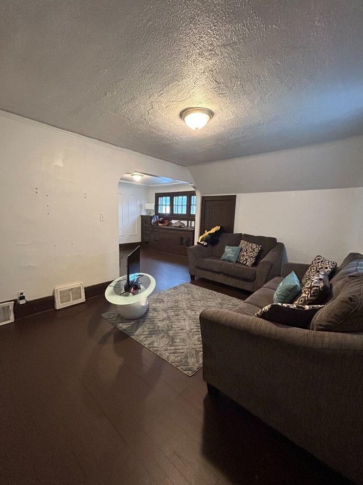 3706 26th St, Milwaukee, WI 53206-1336