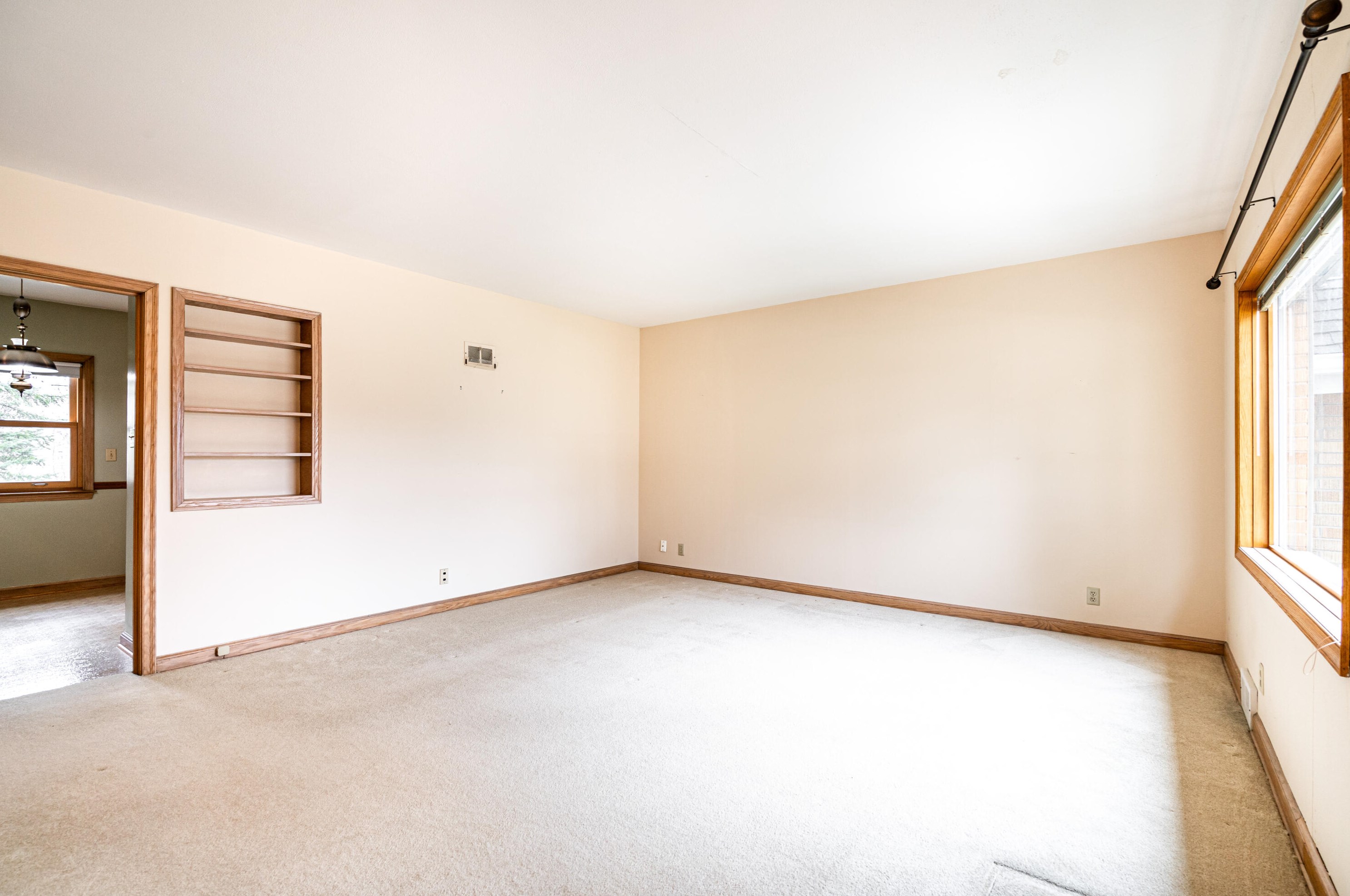 172 90th St, Milwaukee, WI 53226-4510