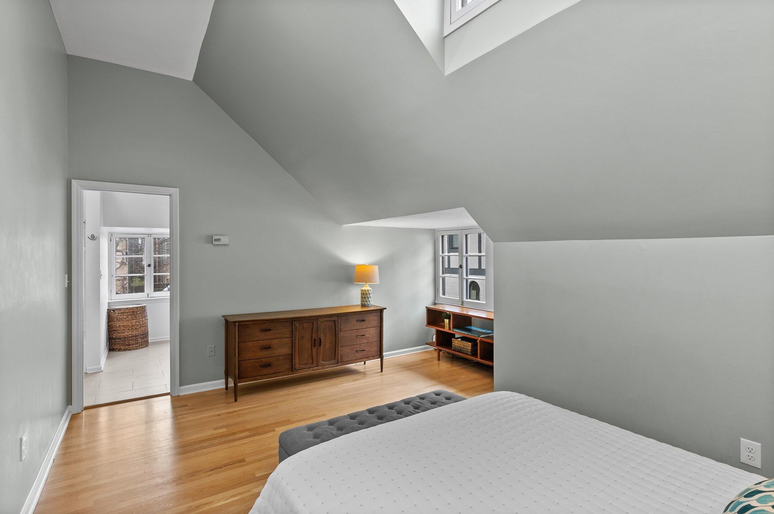 4524 Cramer St, Milwaukee WI 53211-1201 exterior