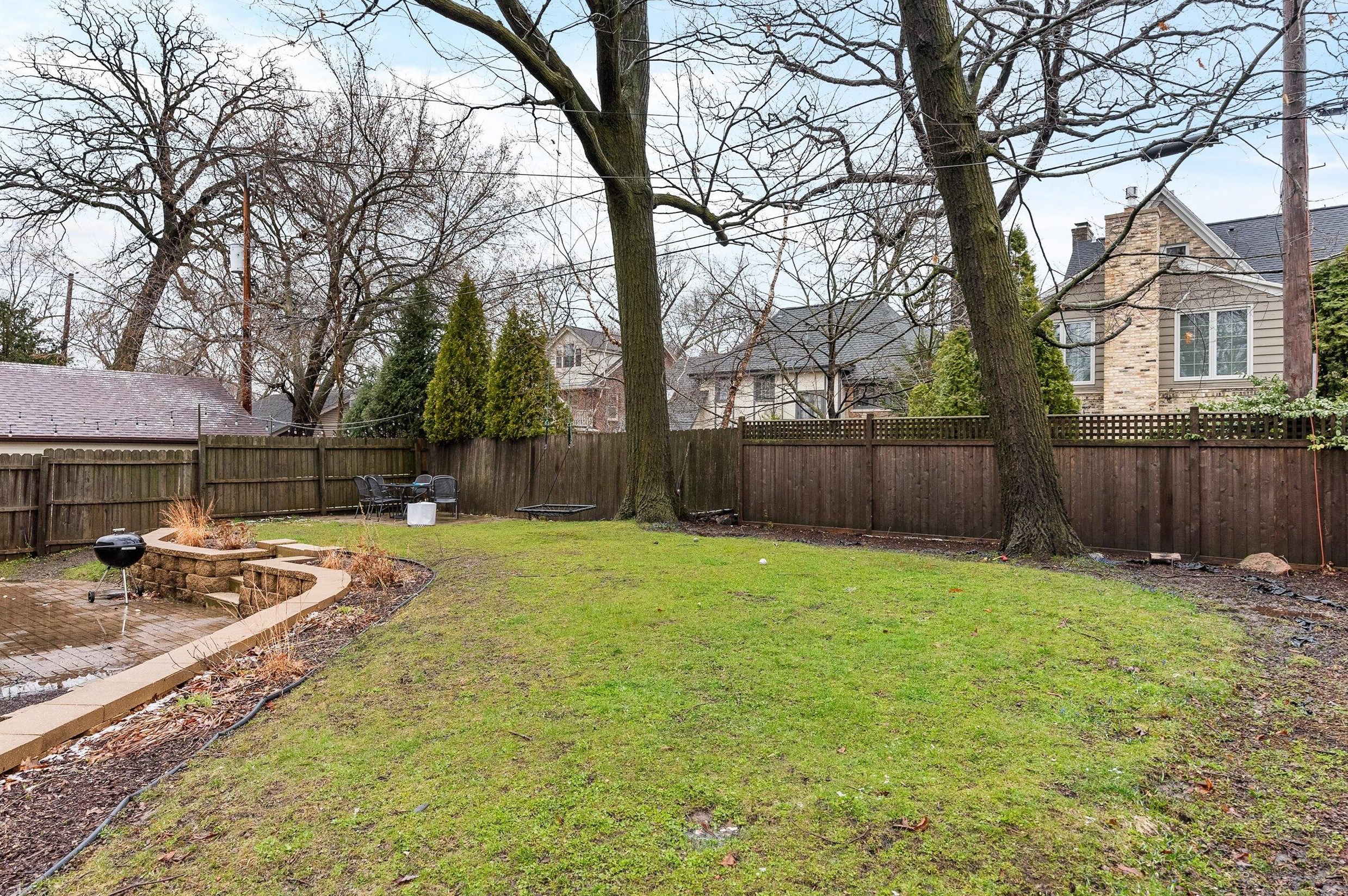 4524 Cramer St, Milwaukee WI 53211-1201 exterior