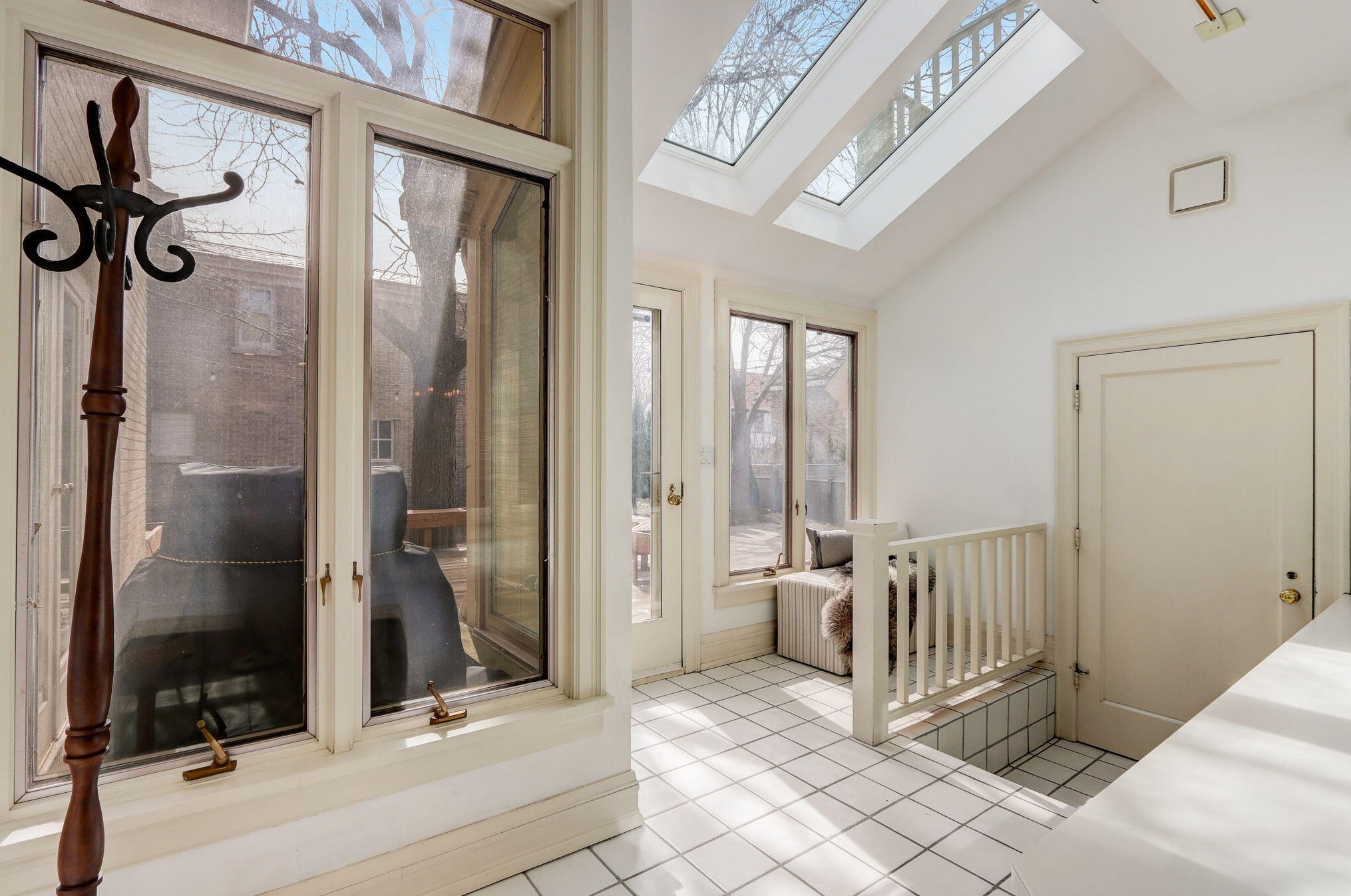 3515 Smt Ave, Milwaukee WI 53211-3441 exterior