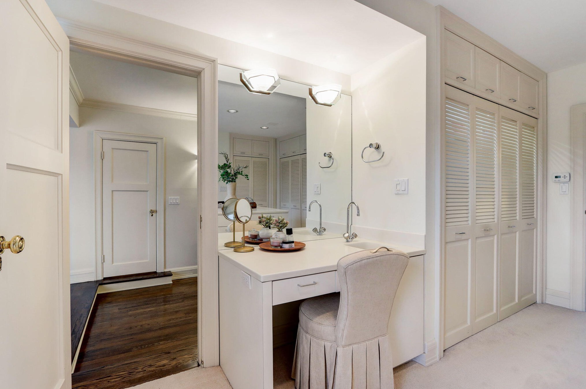 3515 Smt Ave, Milwaukee WI 53211-3441 exterior