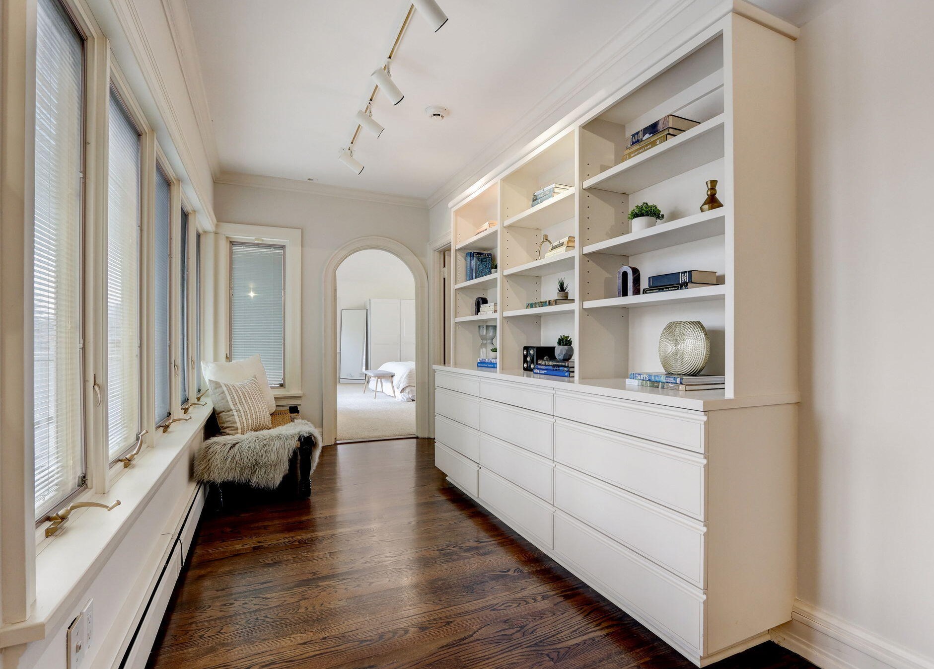 3515 Smt Ave, Milwaukee WI 53211-3441 exterior