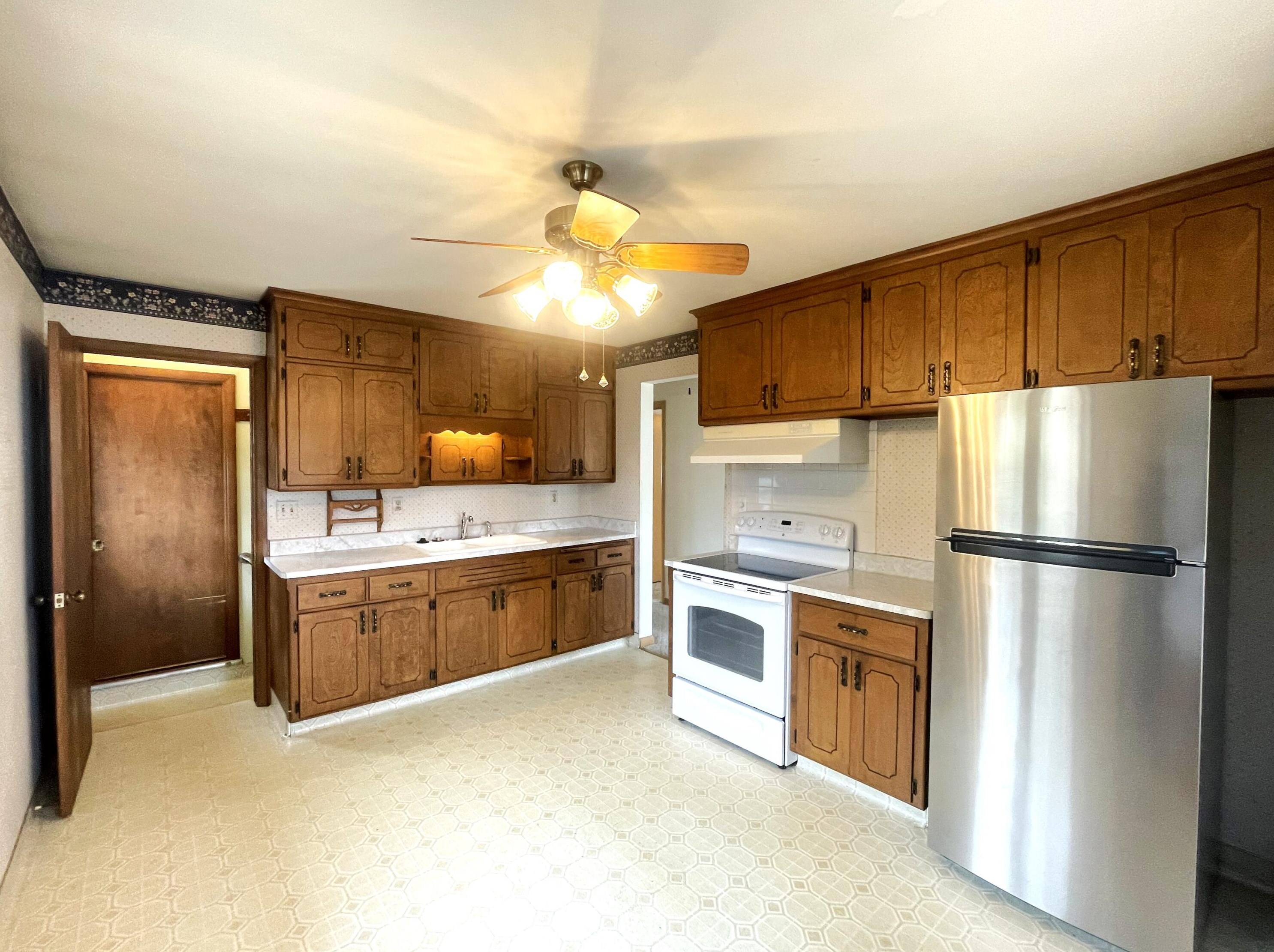 1411 Manitowoc Ave, South Milwaukee, WI 53172