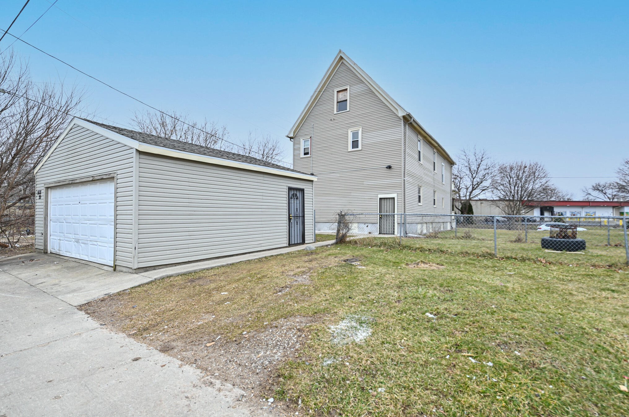 1618 Lloyd St, Milwaukee WI  53205-1232 exterior