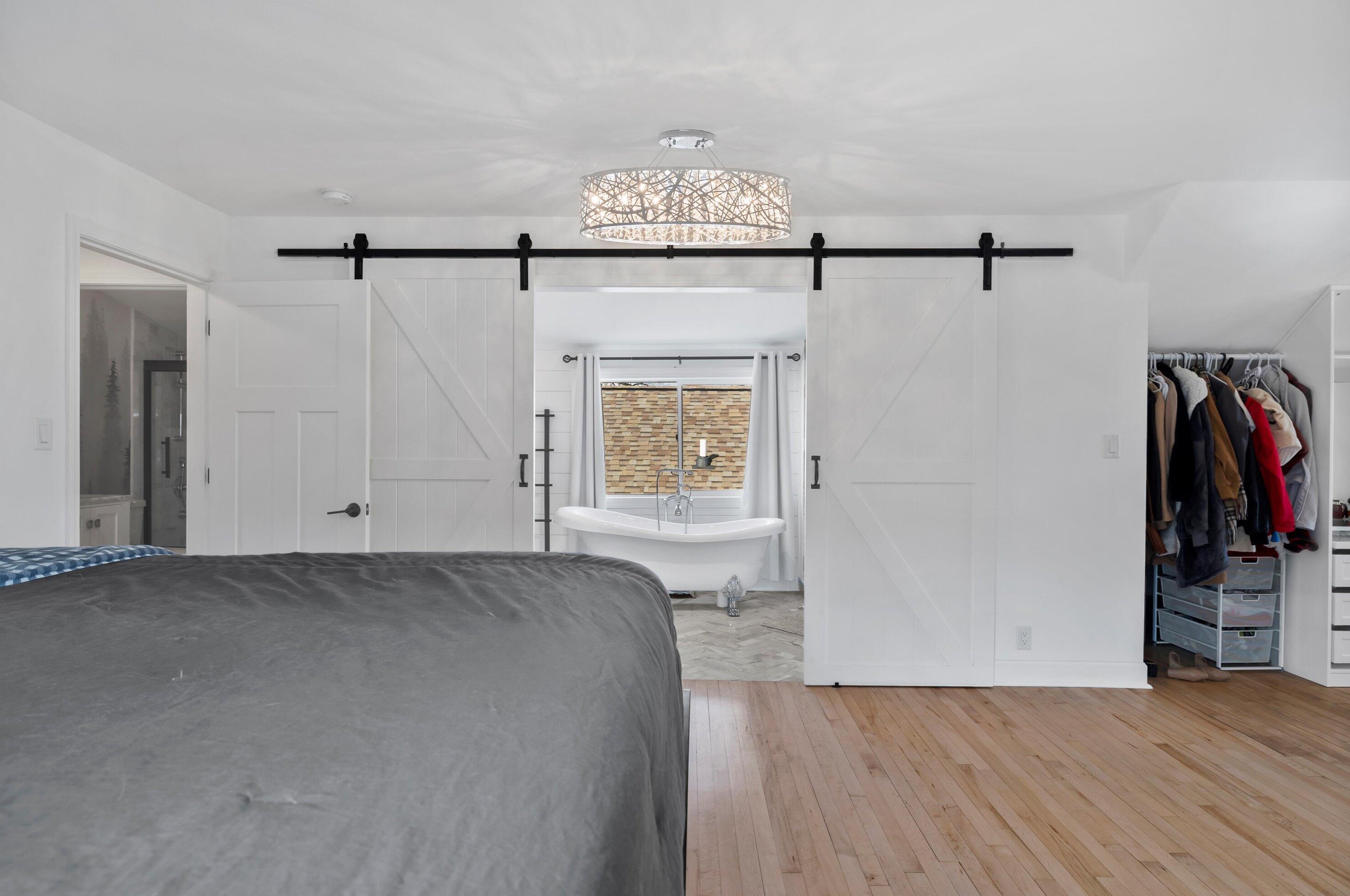 1525 93, Milwaukee WI 53227-1524 exterior