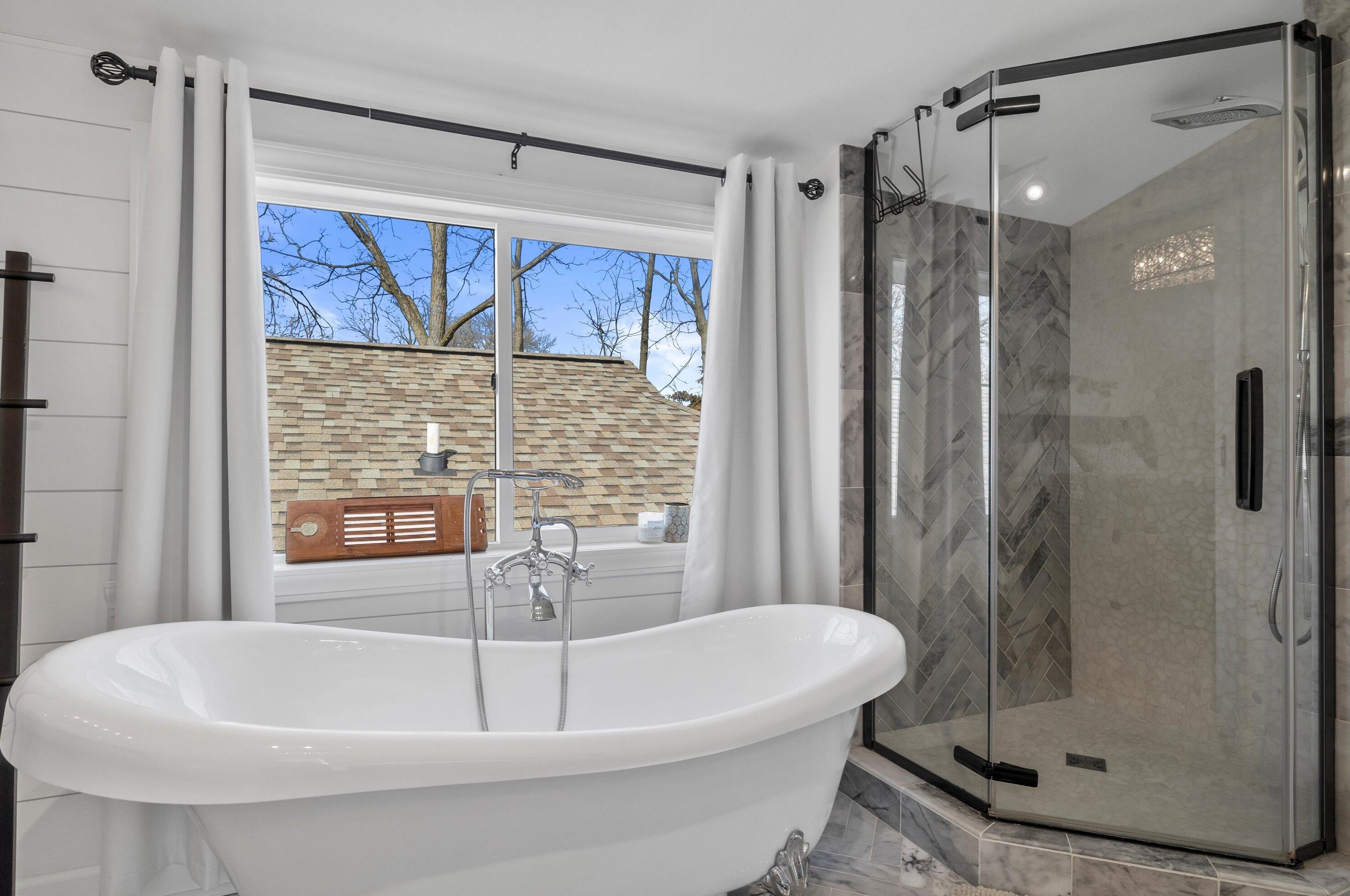 1525 93, Milwaukee WI 53227-1524 exterior