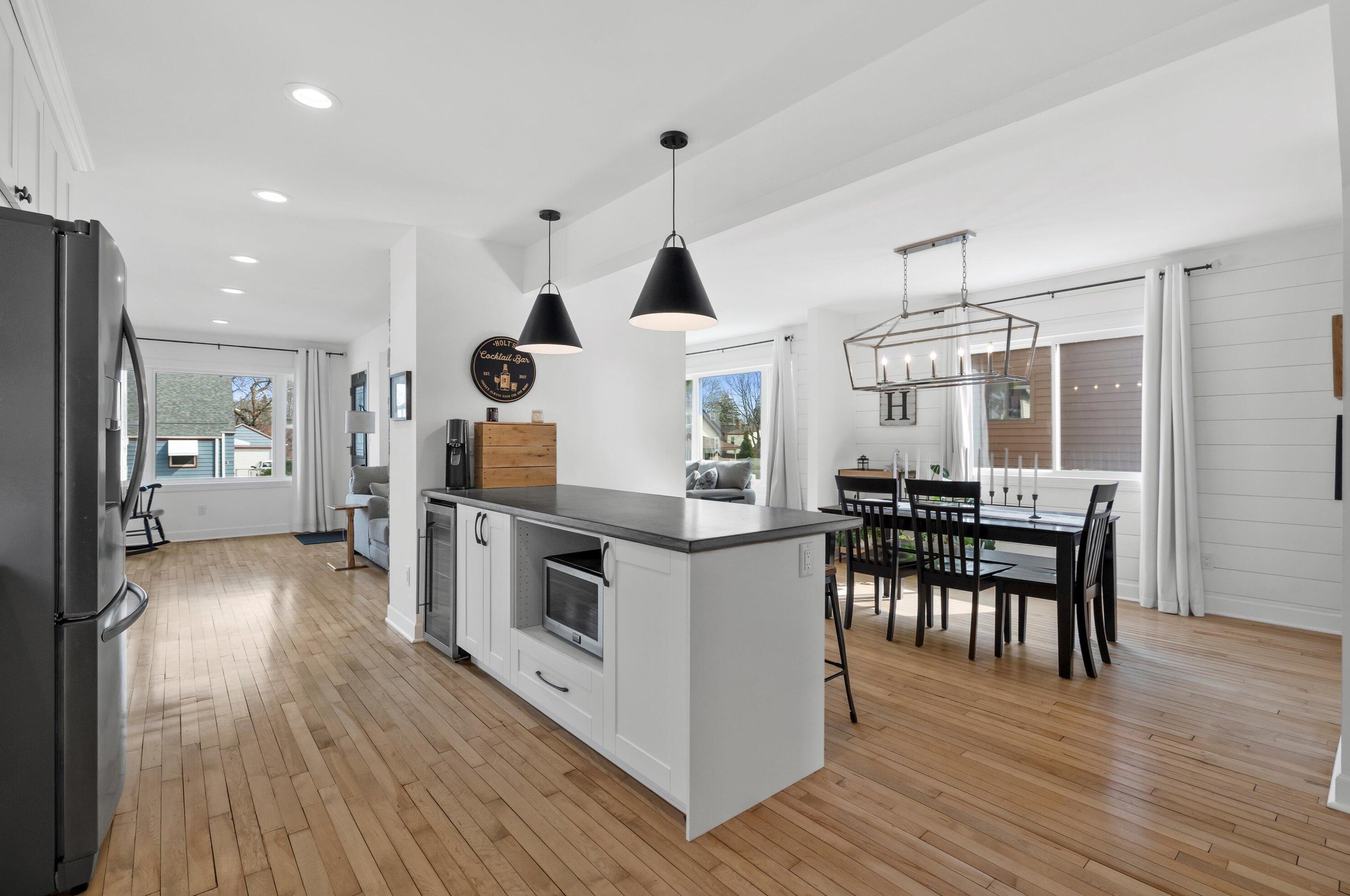 1525 93, Milwaukee WI 53227-1524 exterior