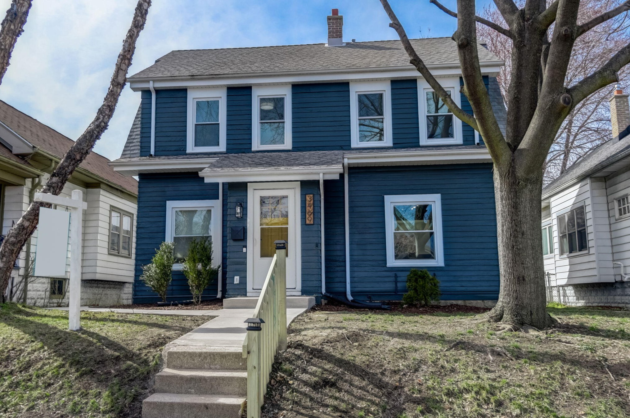 3469 Pierce St, Milwaukee WI  53215-1101 exterior
