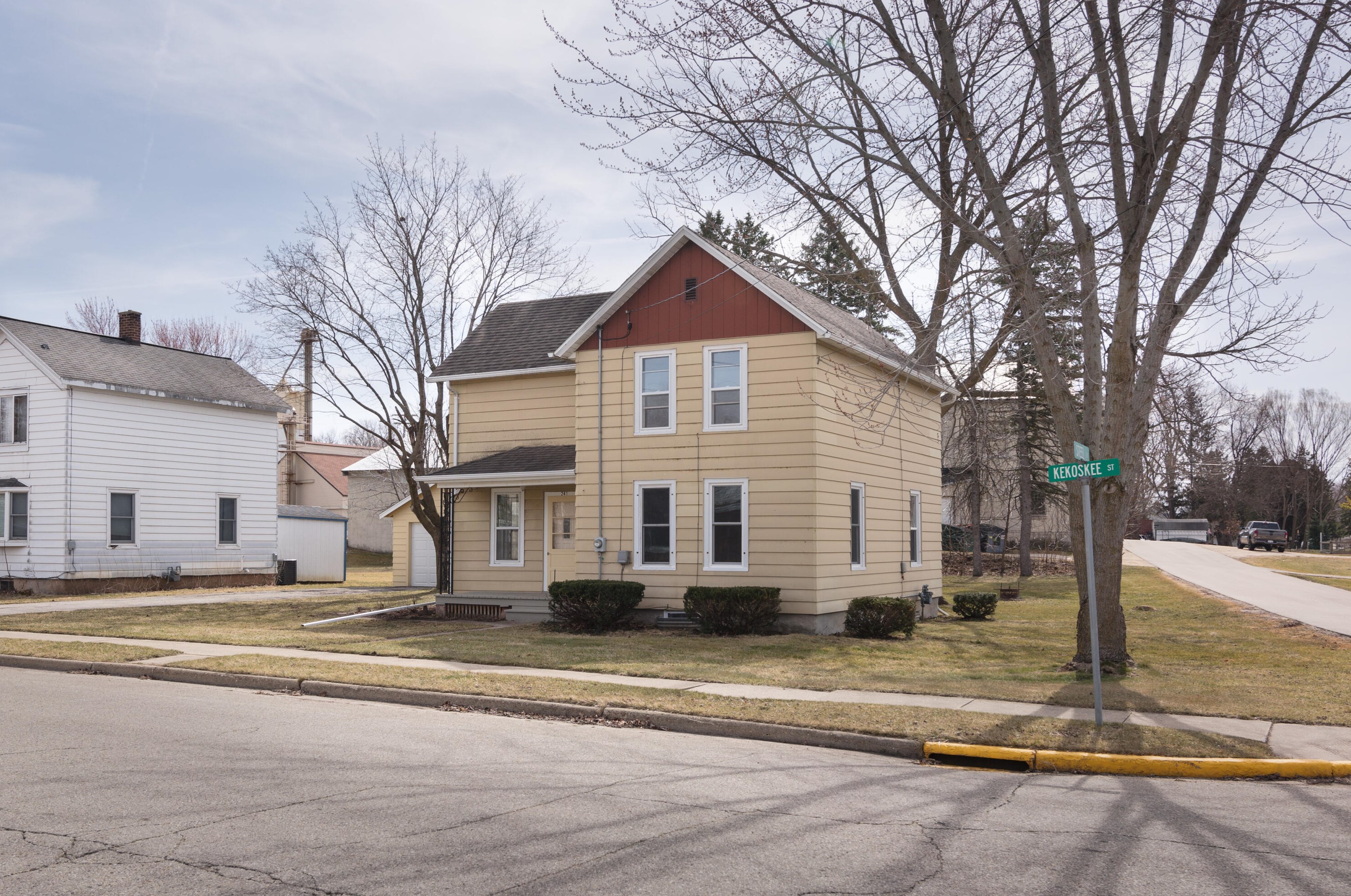 241 Kekoskee St, Mayville, WI 53050-1216