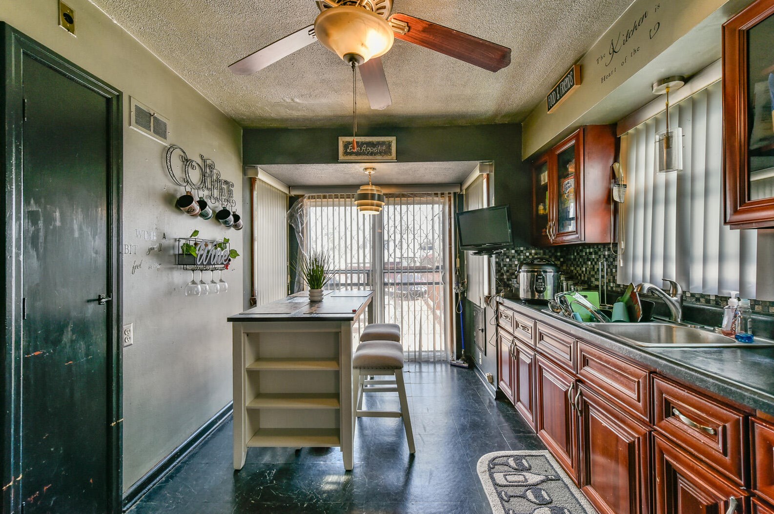 4438 22nd St, Milwaukee, WI 53209-6346