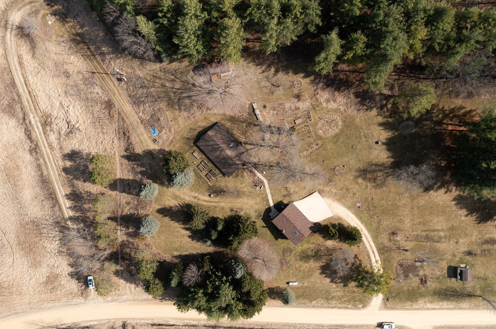 13617 Ames Dr, Viola WI  54664-8811 exterior