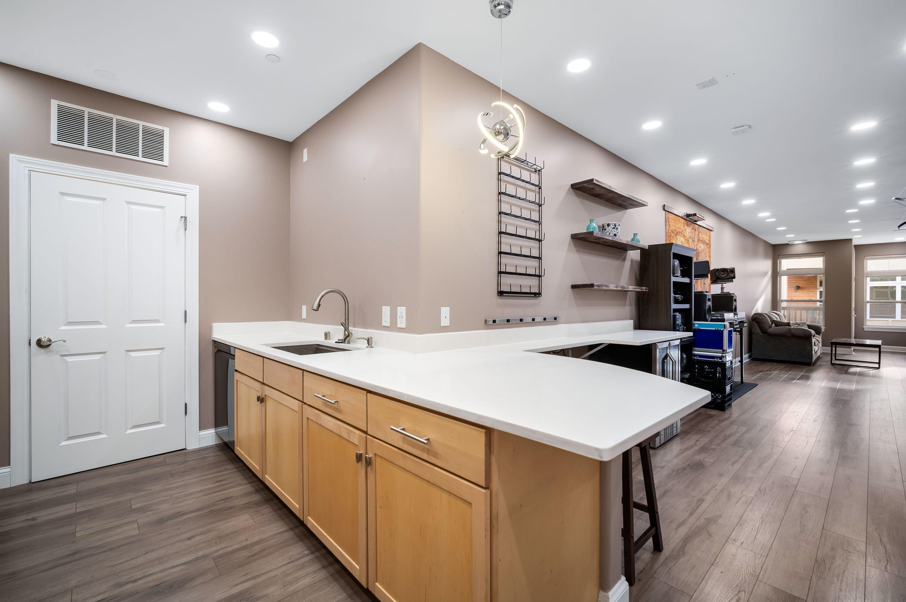 1905 N Water St #307, Milwaukee, WI 53202