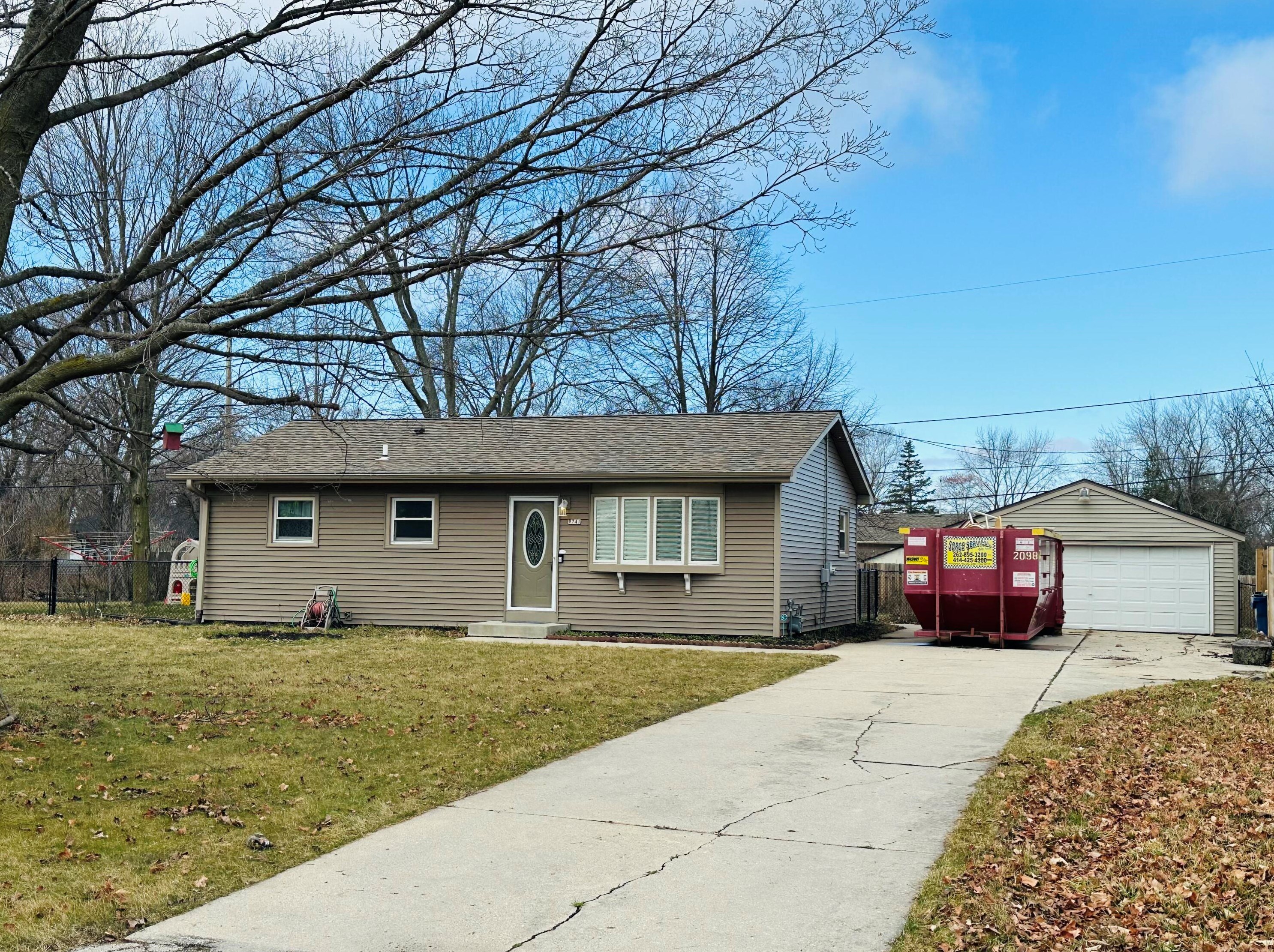 9741 S Austin St, Oak Creek, WI 53154