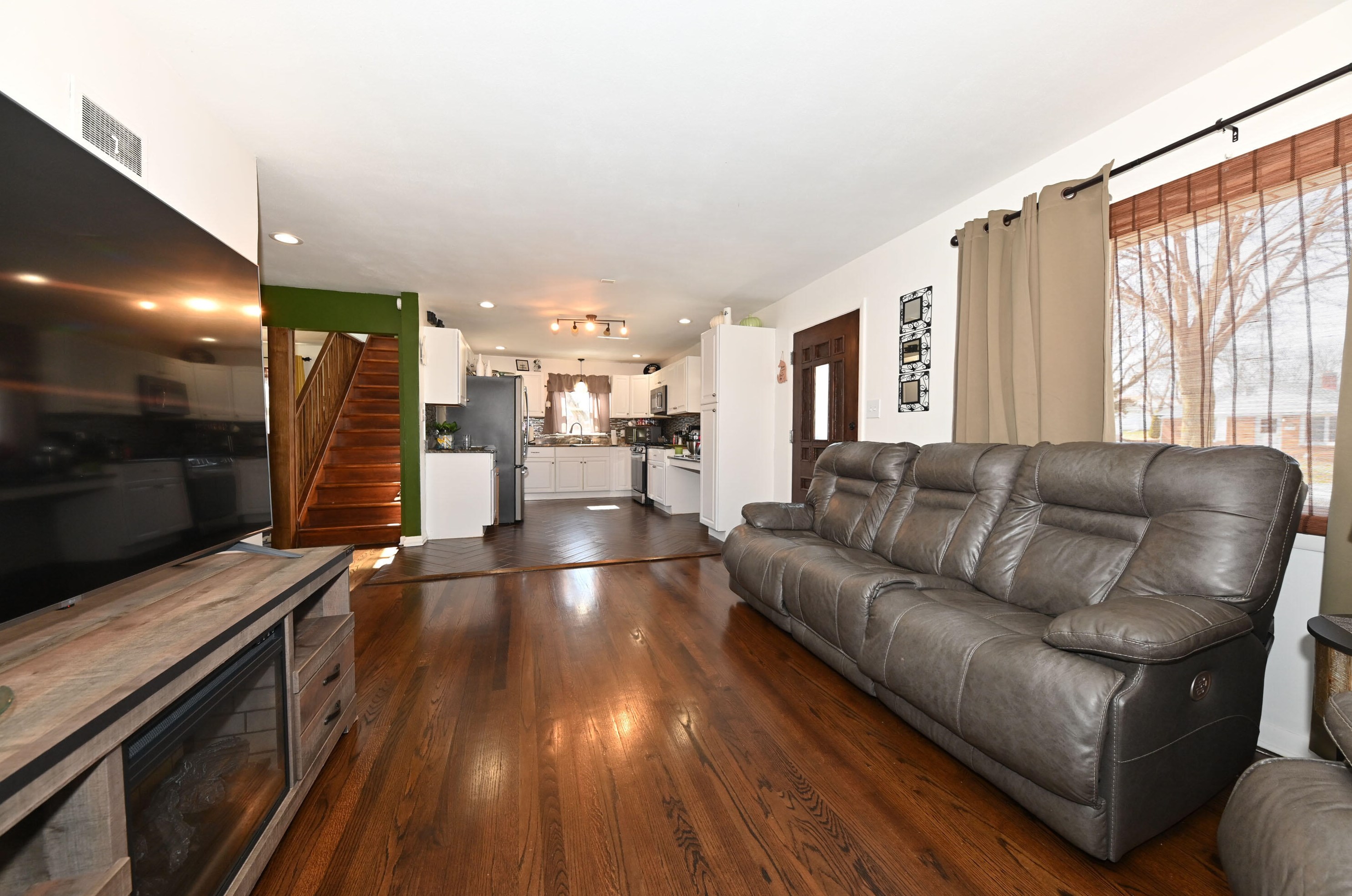 3658 5th St, Milwaukee, WI 53207-3205