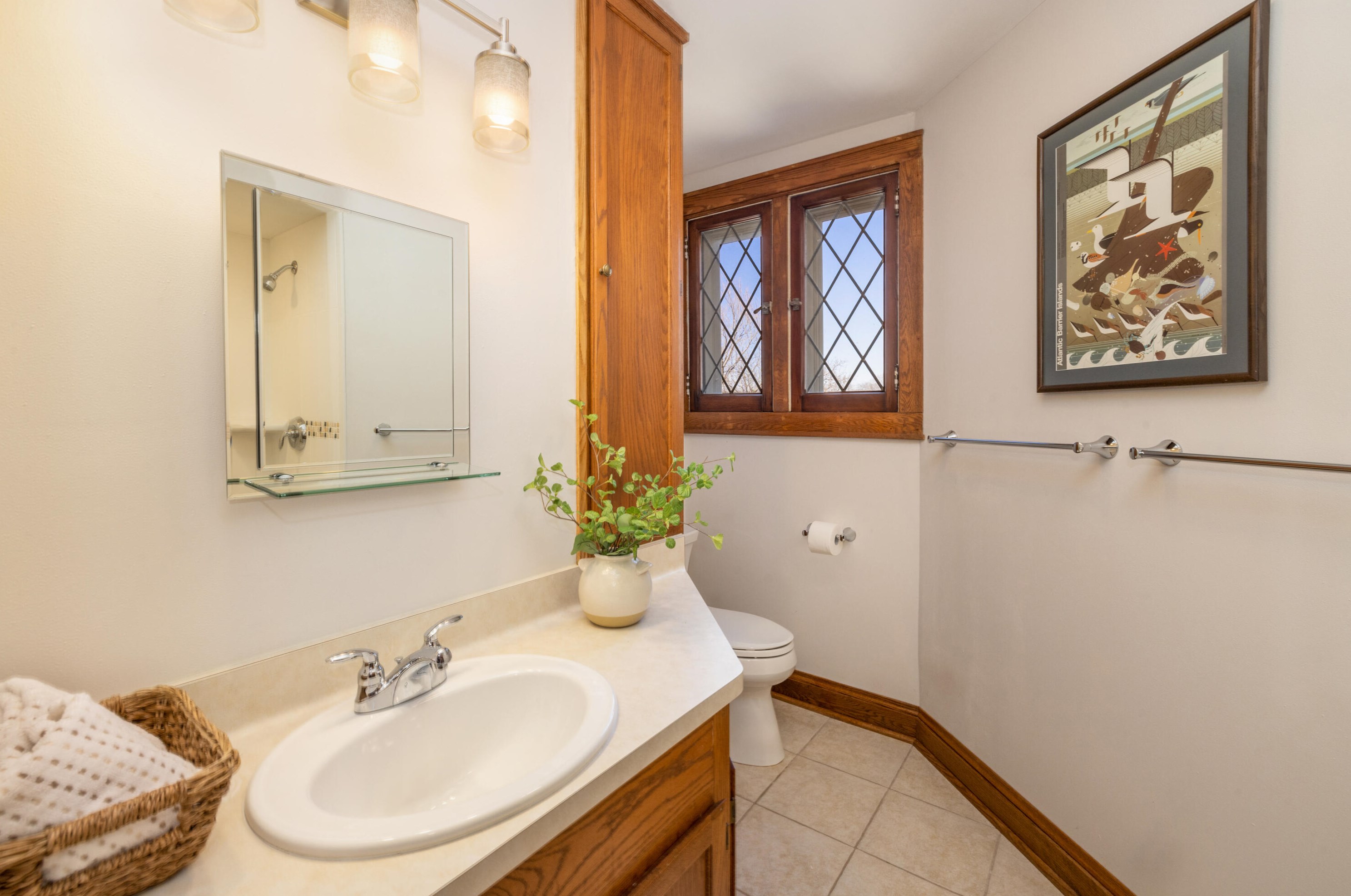 1623 Lk Blf Blvd, Milwaukee WI 53211-1518 exterior