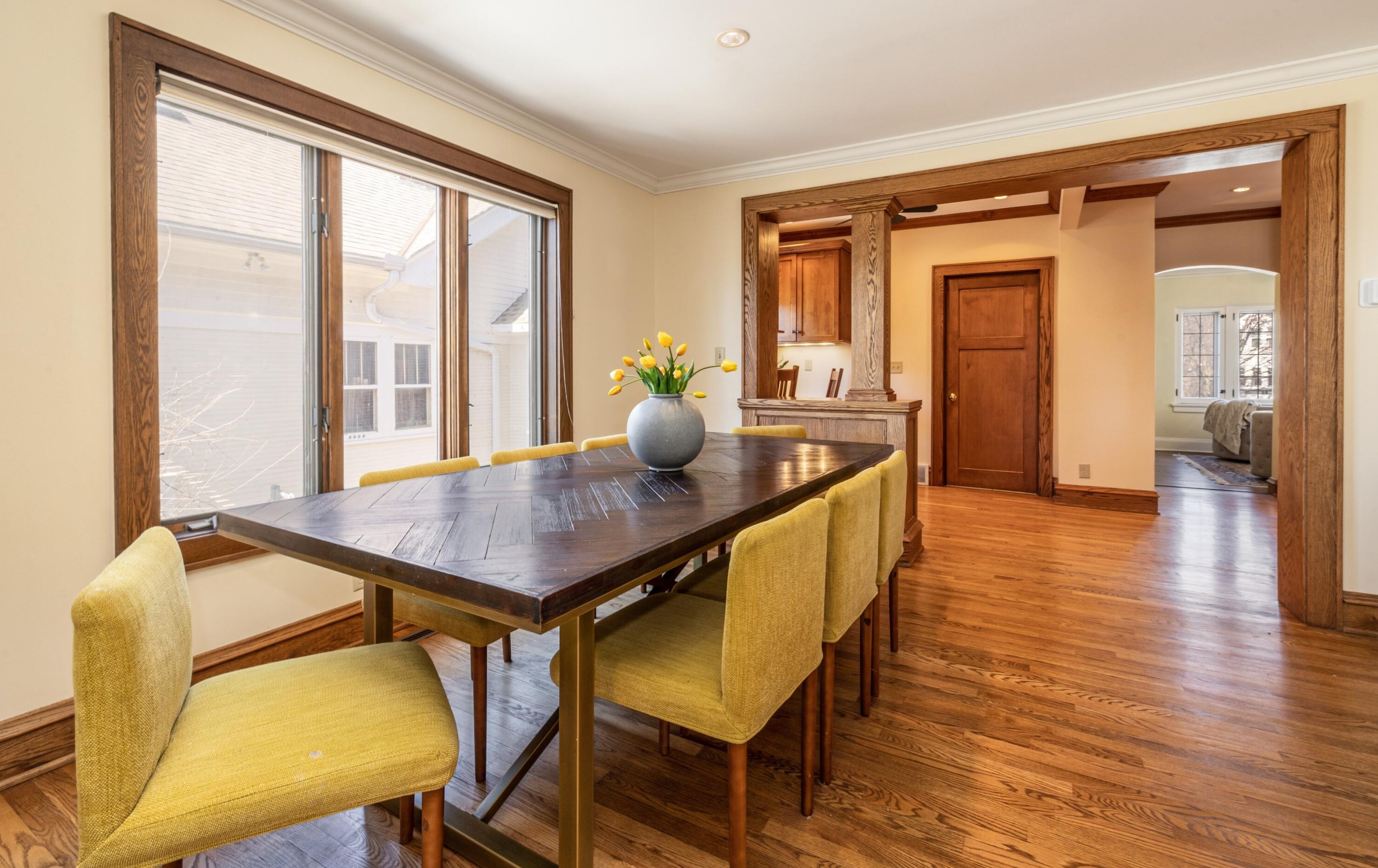 1623 Lk Blf Blvd, Milwaukee WI 53211-1518 exterior