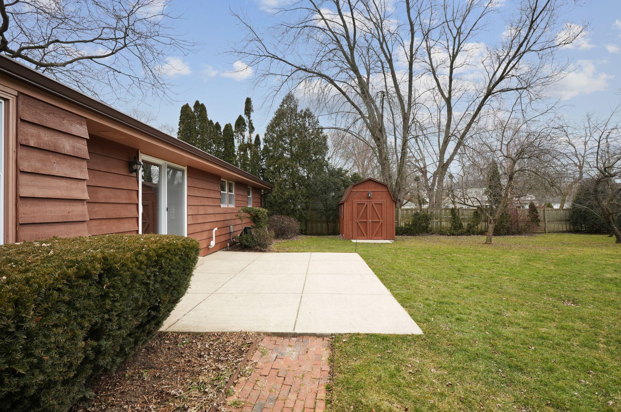 3776 Bay Dr, Racine WI  53402-3628 exterior