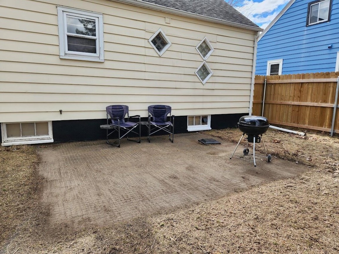 2406 15th St, Two Rivers WI  54241-2812 exterior