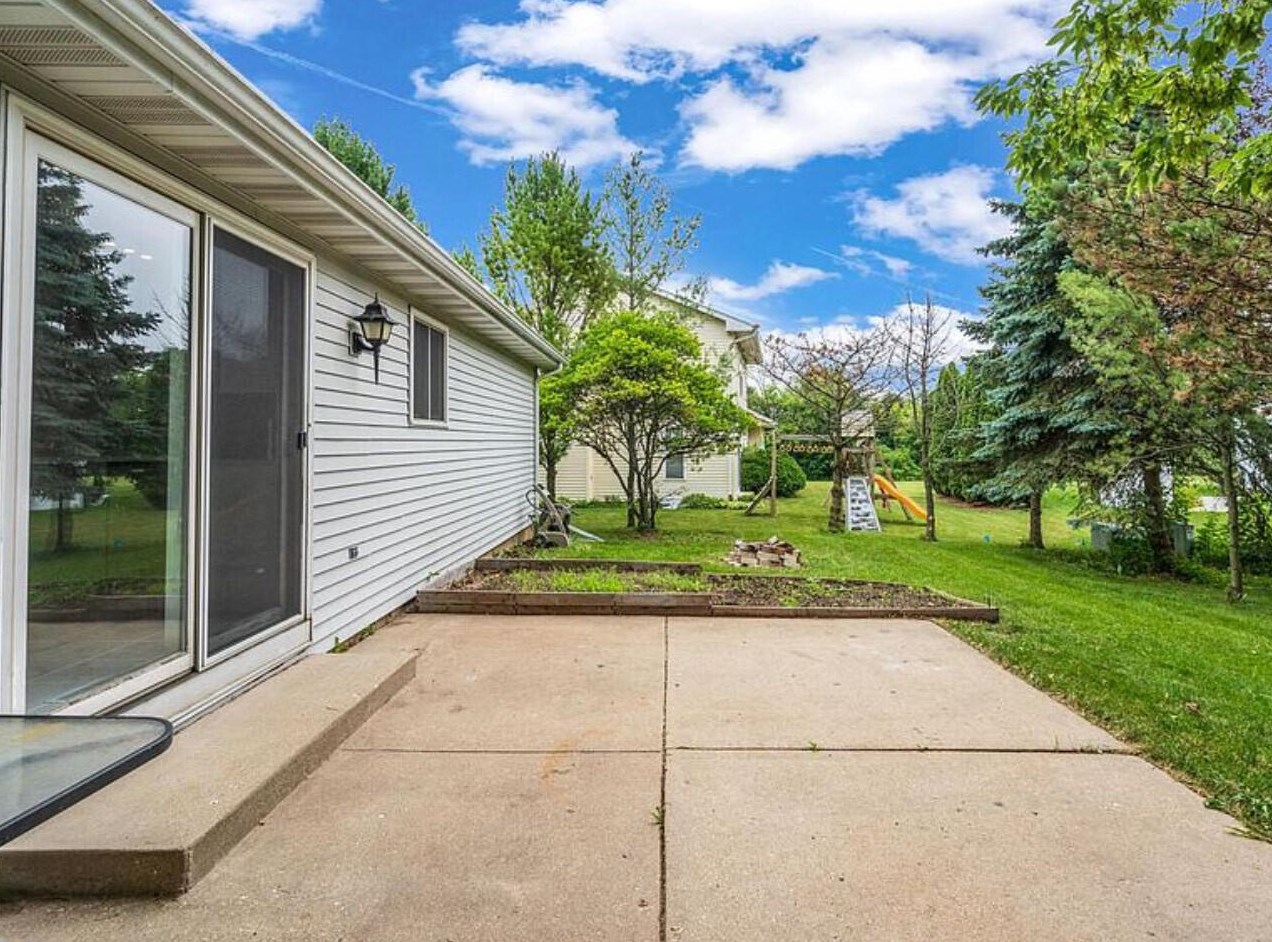 2835 Sandpiper Ln, Racine WI  53402-1342 exterior