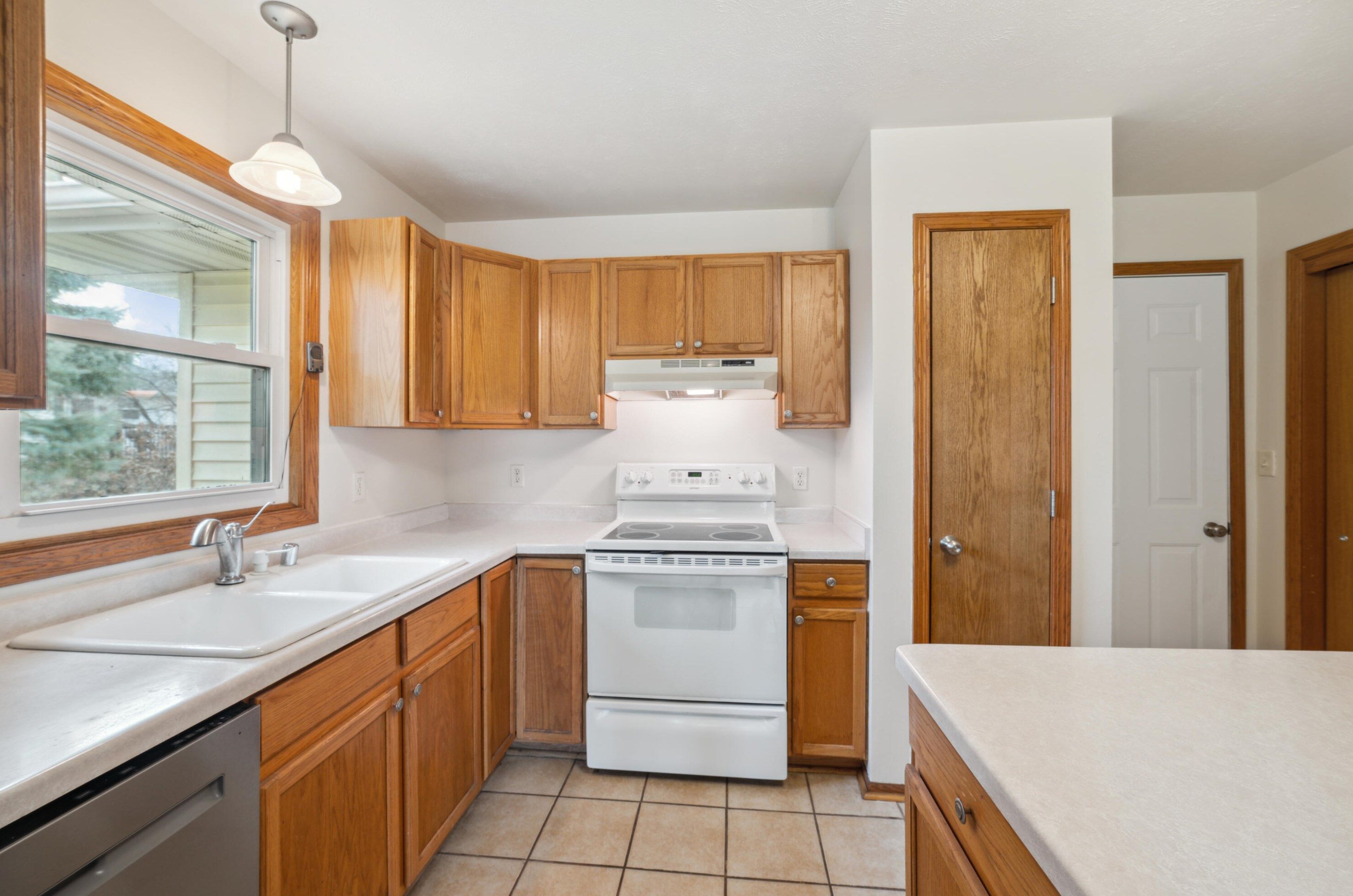 2712 Hidden Forest Pl, West Bend, WI 53090
