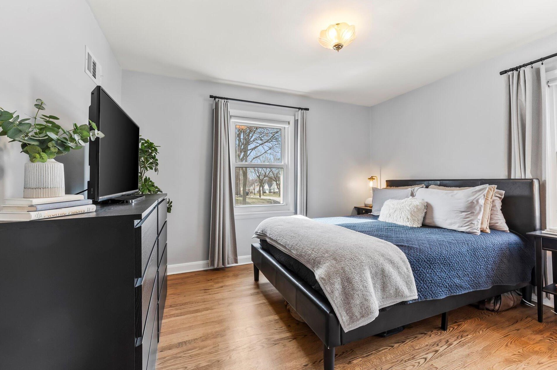 8824 Locust St, Milwaukee WI  53222-4636 exterior