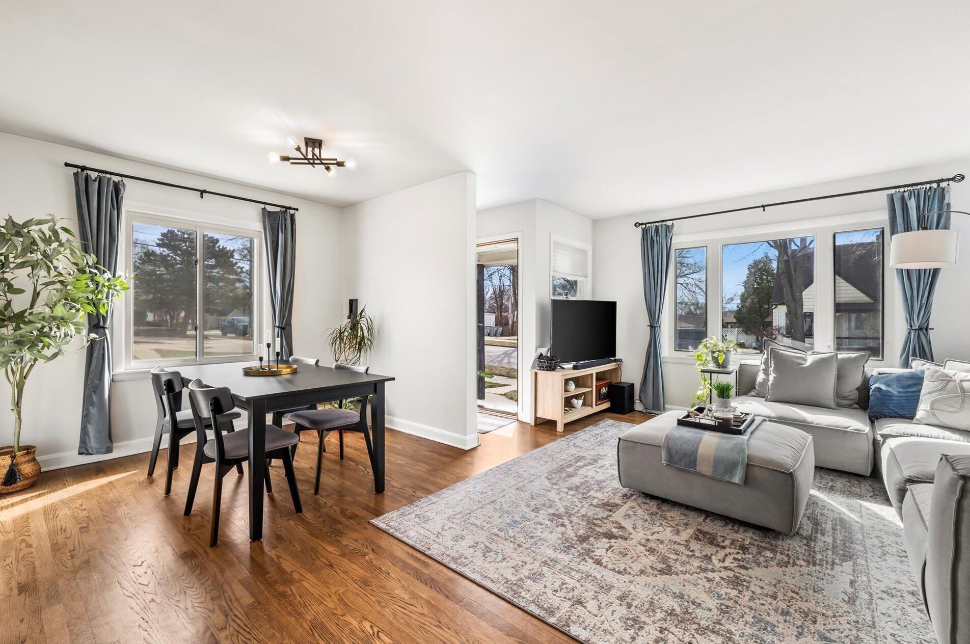 8824 Locust St, Milwaukee WI  53222-4636 exterior