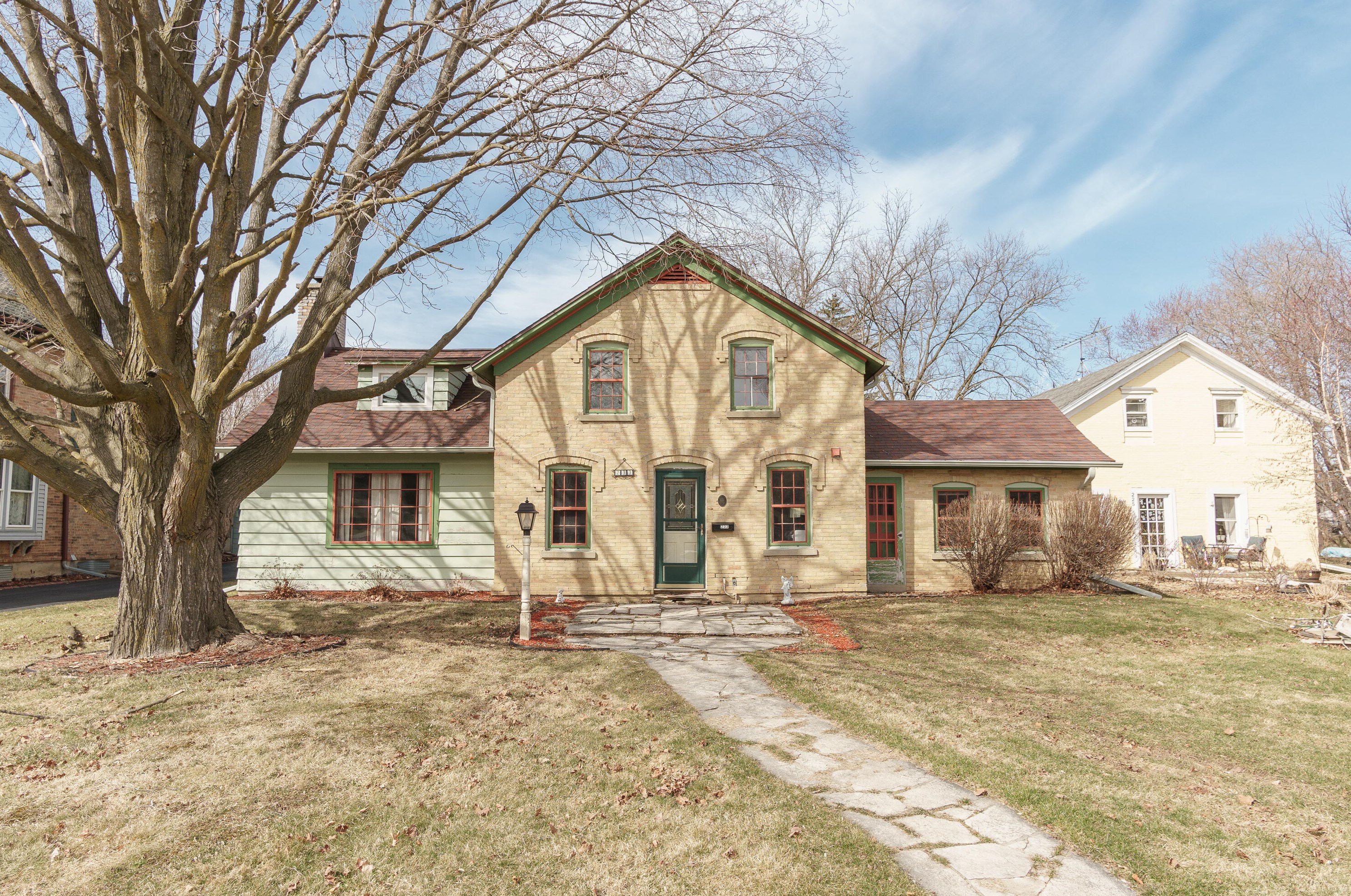 233 S Main St, Mayville, WI 53050