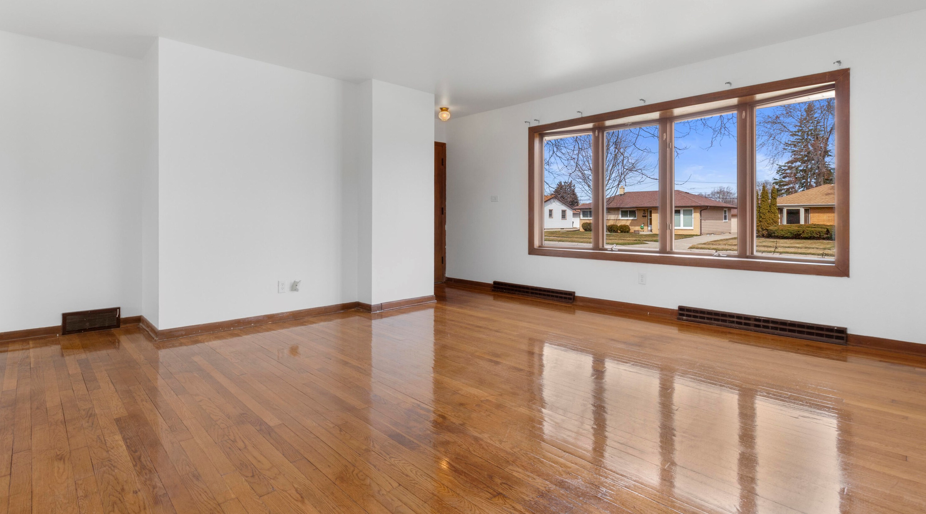 1601 Manistique Ave, South Milwaukee, WI 53172-2907