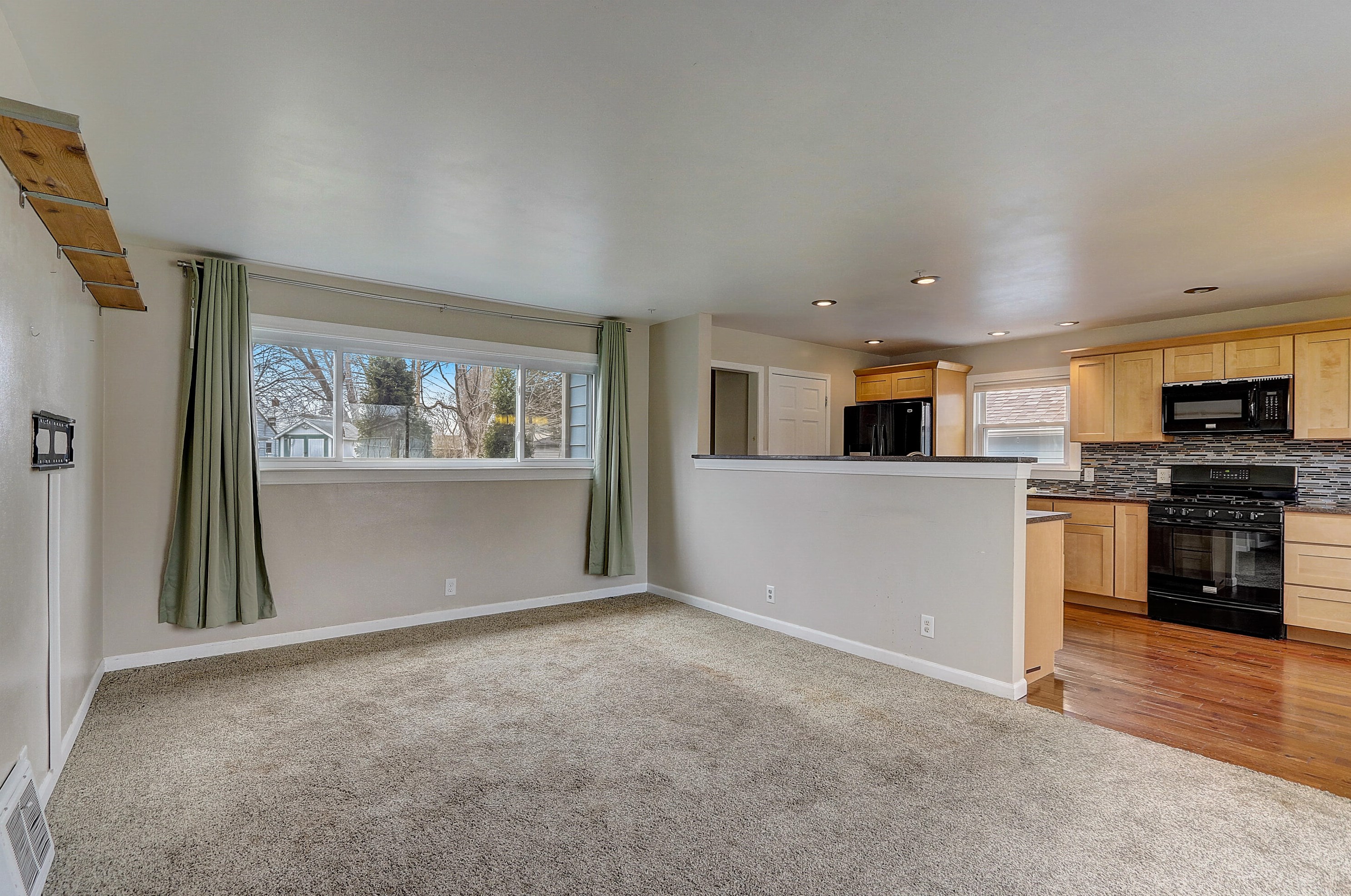 4025 Grant Rd, Kenosha, WI 53142-1712