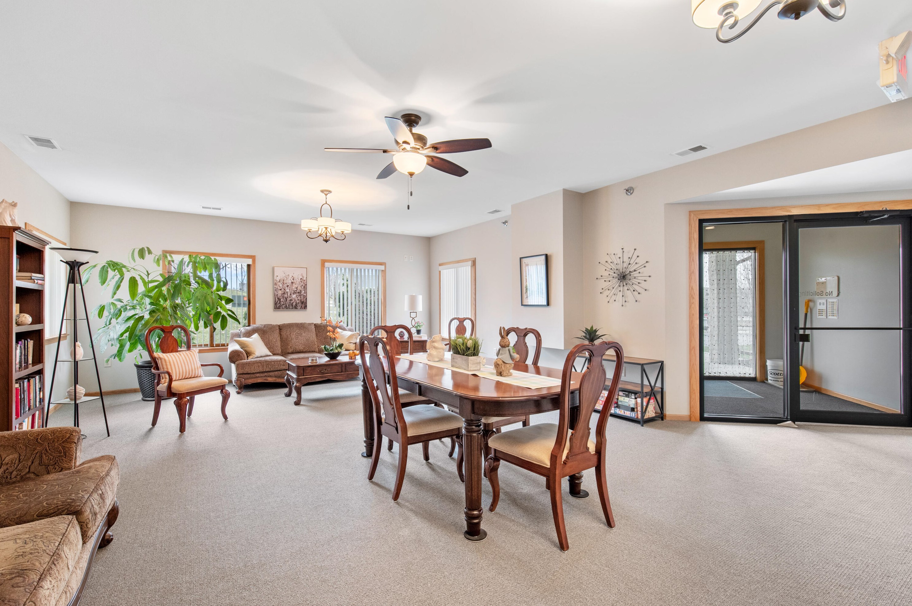 223 Fifth St, Hartford, WI 53027-1645
