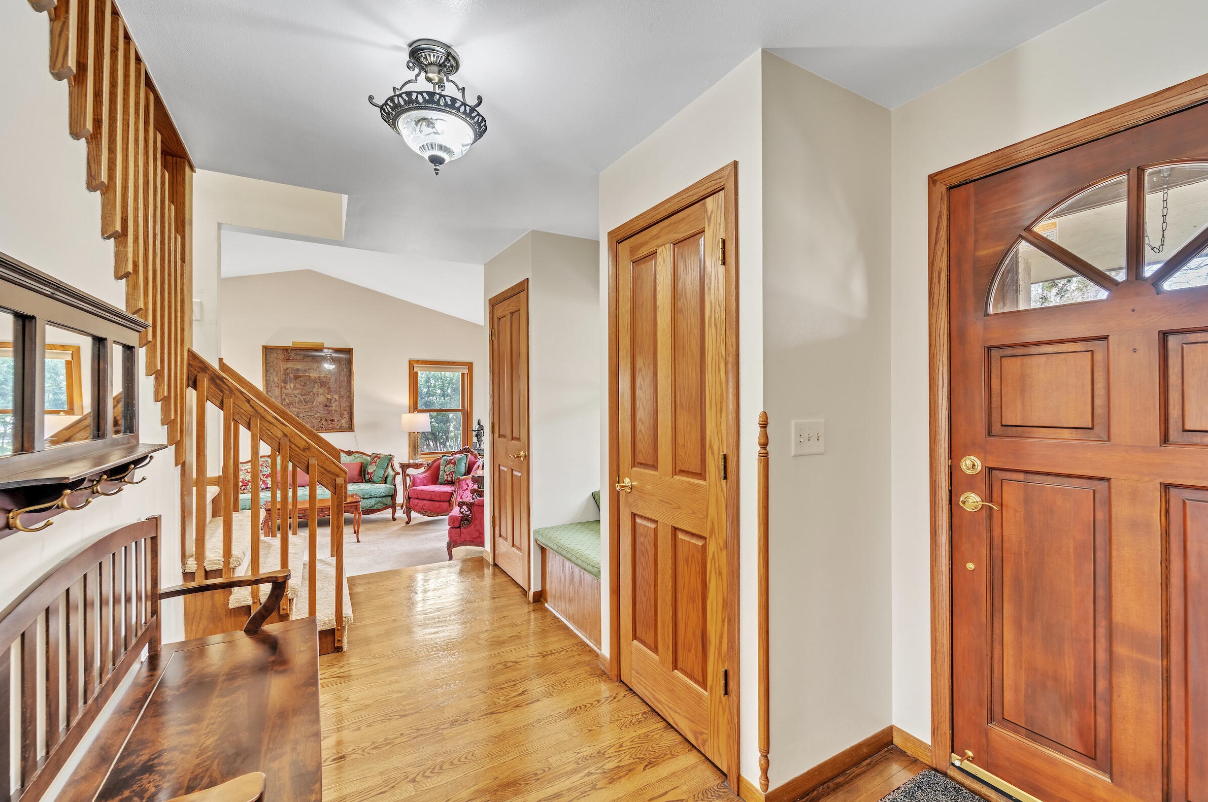 10107 N Concord Dr, Thiensville, WI 53097
