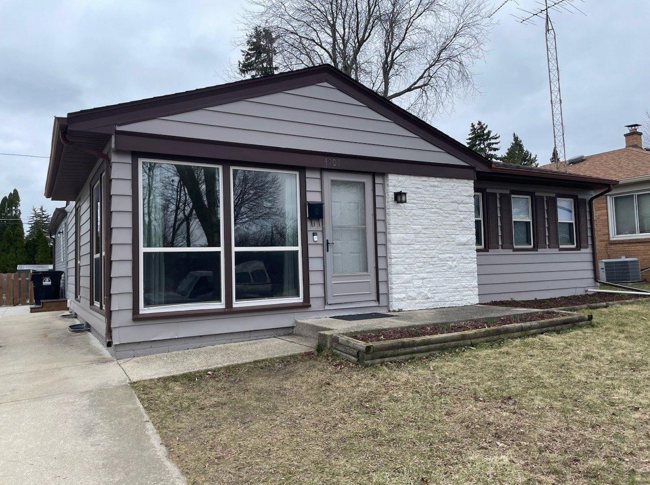 4101 Graceland Blvd, Racine, WI 53405-2041